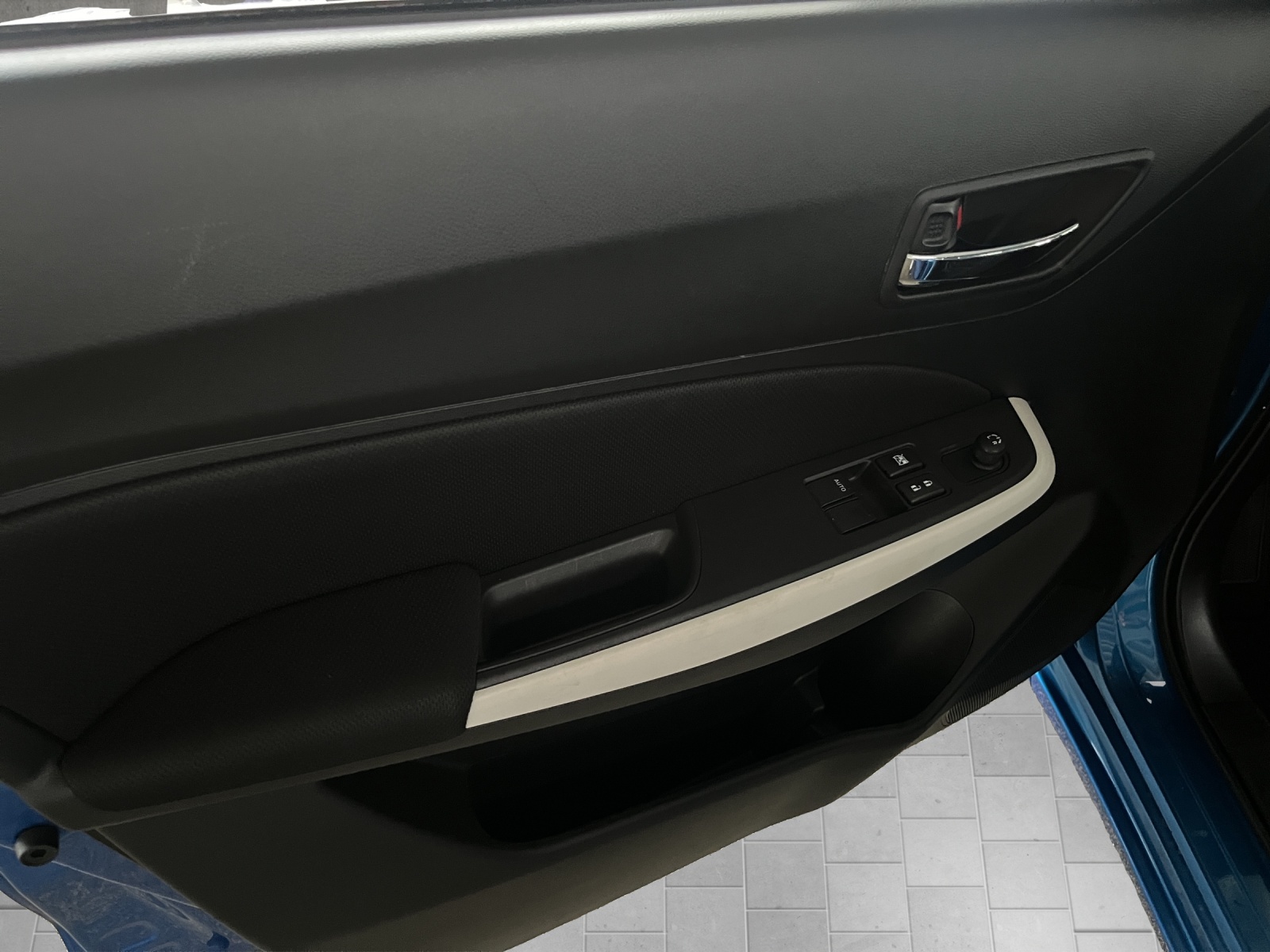 SUZUKI Swift 1.2 Compact+ Hybrid 4x4-image-15