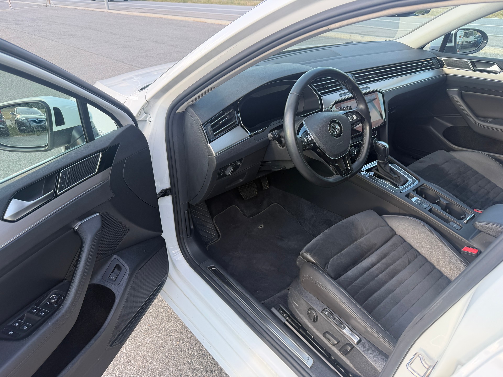 VW Passat Variant 2.0 TSI BMT Highline 4Motion DSG-image-7