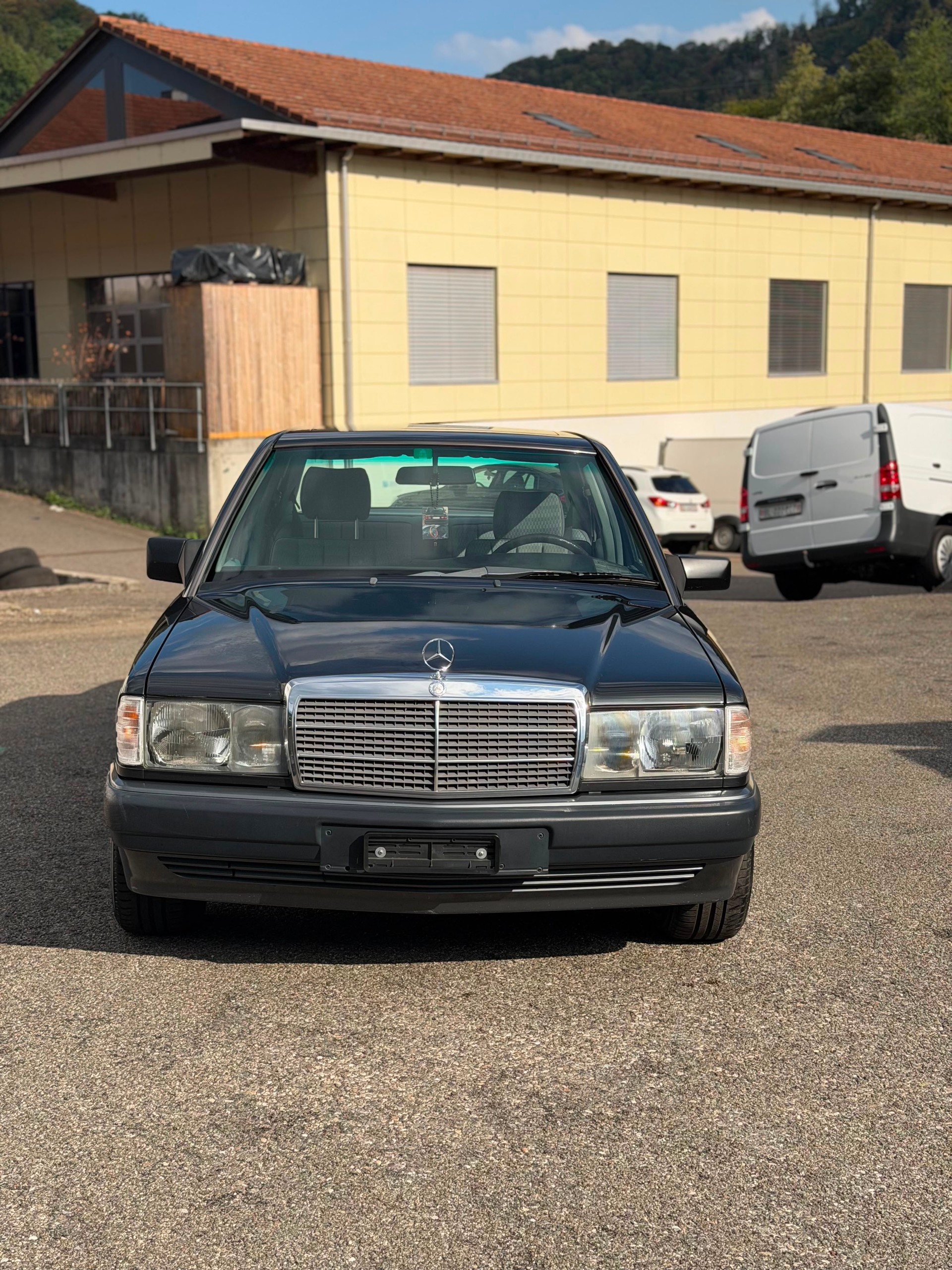 MERCEDES-BENZ 190 E 2.3-image-0
