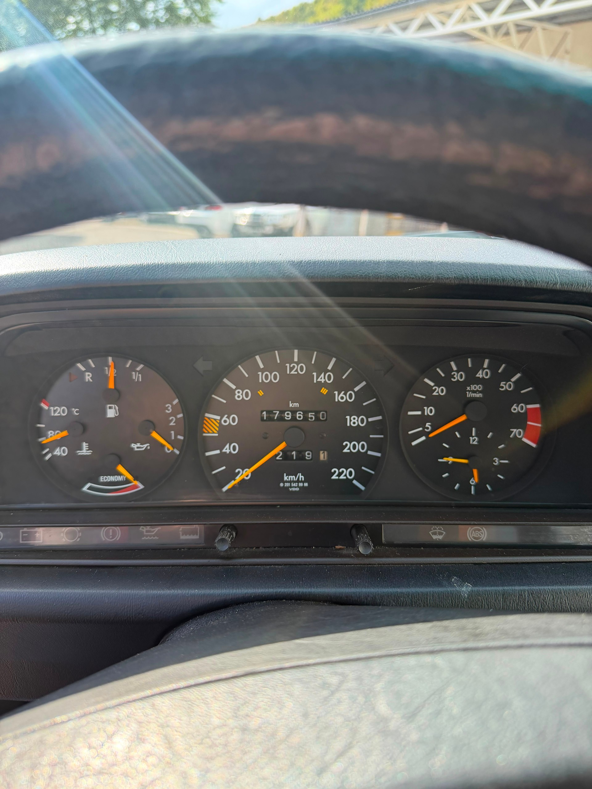 MERCEDES-BENZ 190 E 2.3-image-11