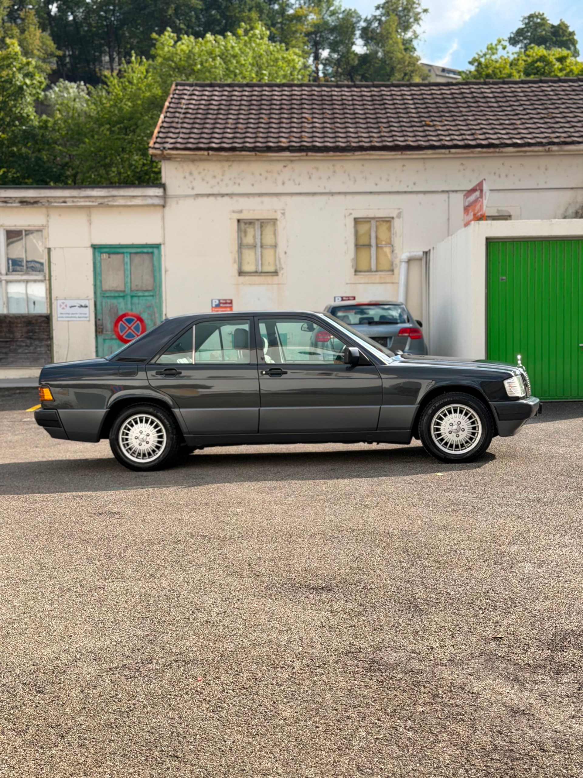 MERCEDES-BENZ 190 E 2.3-image-2