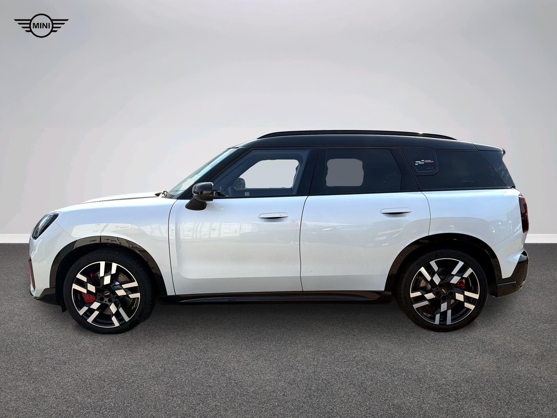 MINI John Cooper Works Countryman ALL4-image-2