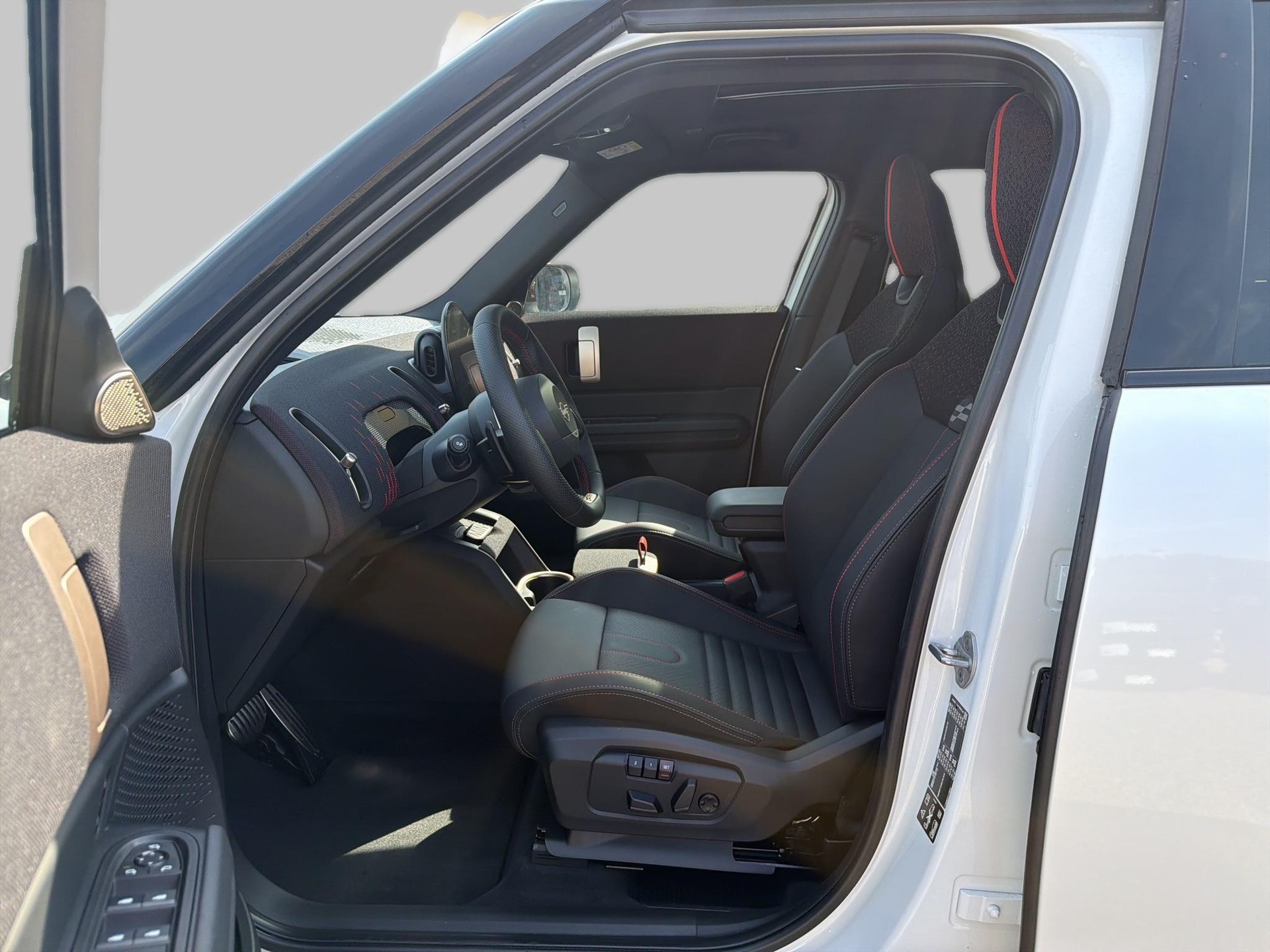 MINI John Cooper Works Countryman ALL4-image-13