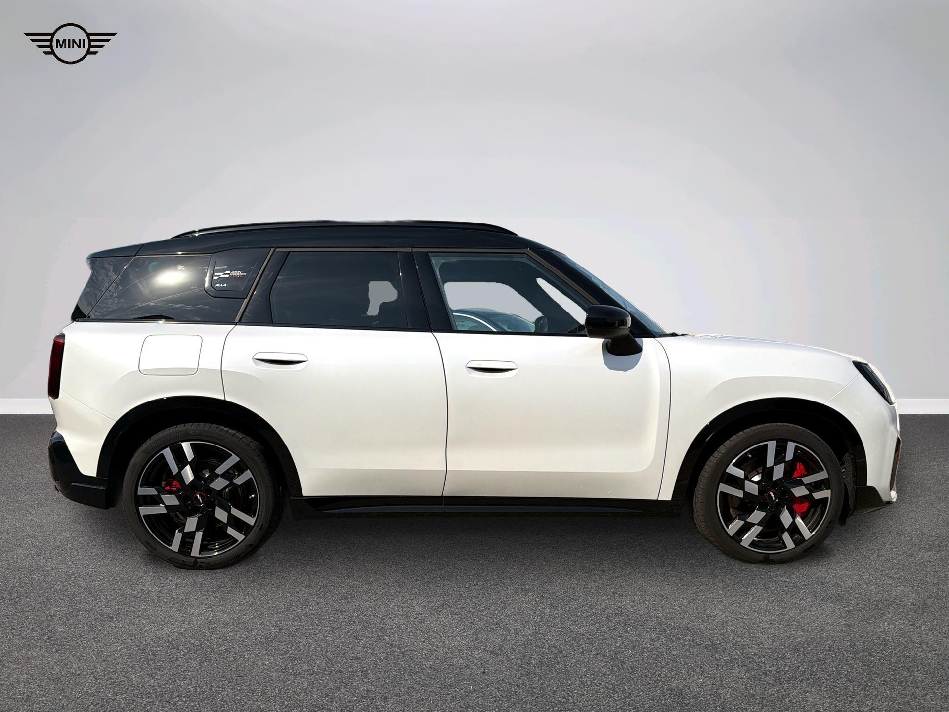 MINI John Cooper Works Countryman ALL4-image-1