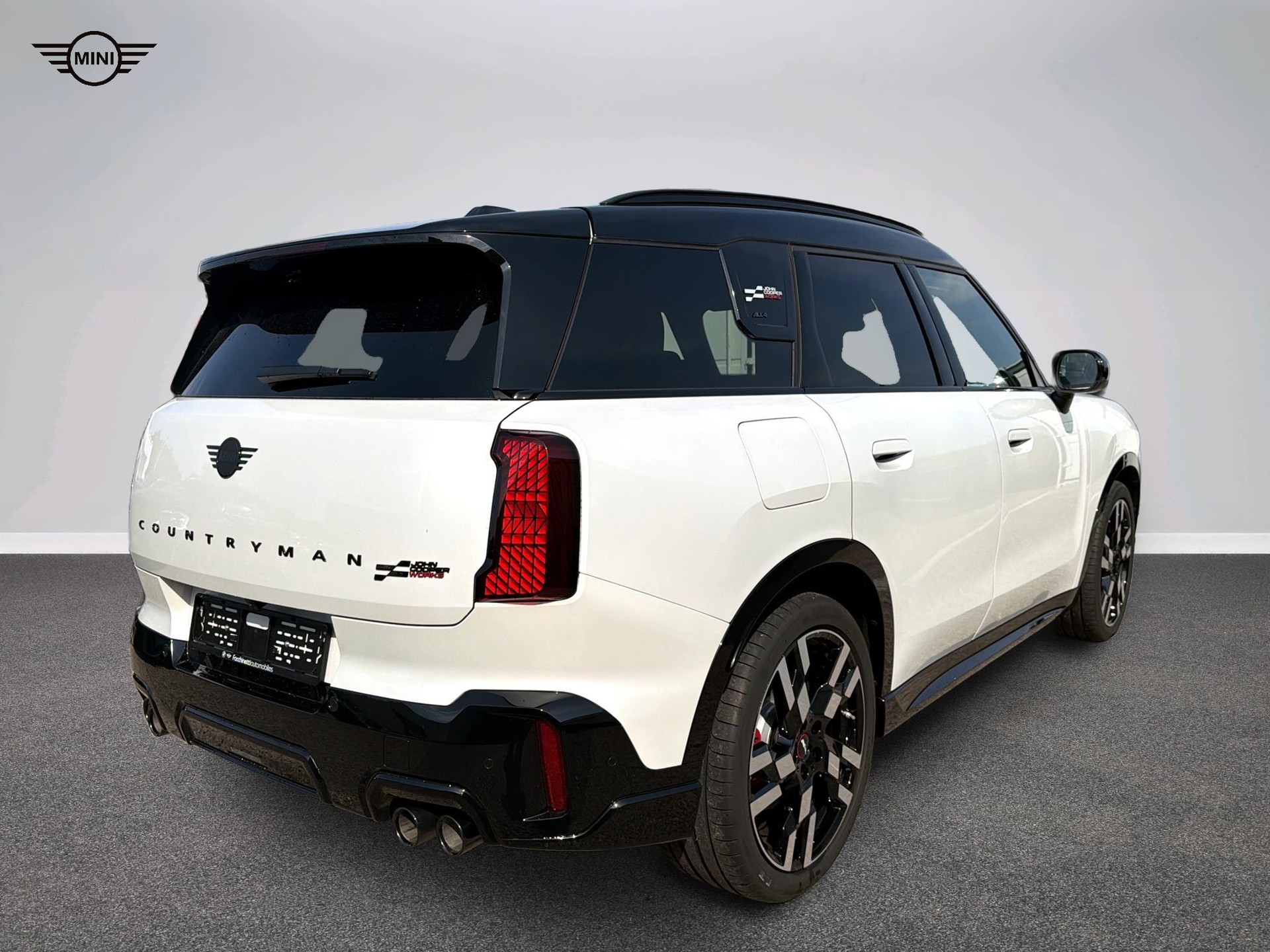 MINI John Cooper Works Countryman ALL4-image-3