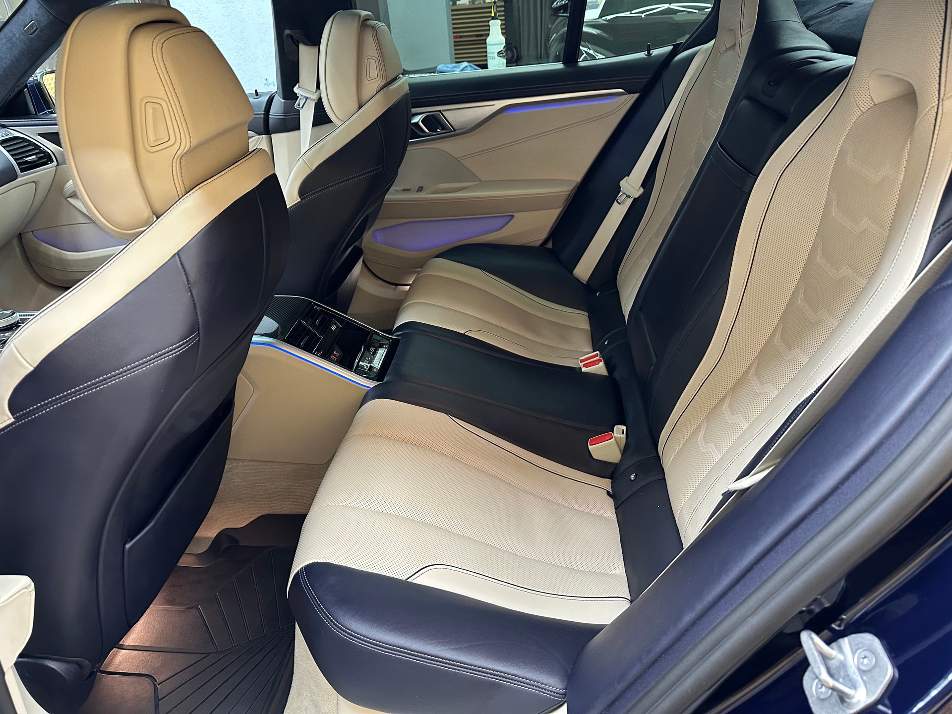 BMW 840i xDrive Steptronic-image-9