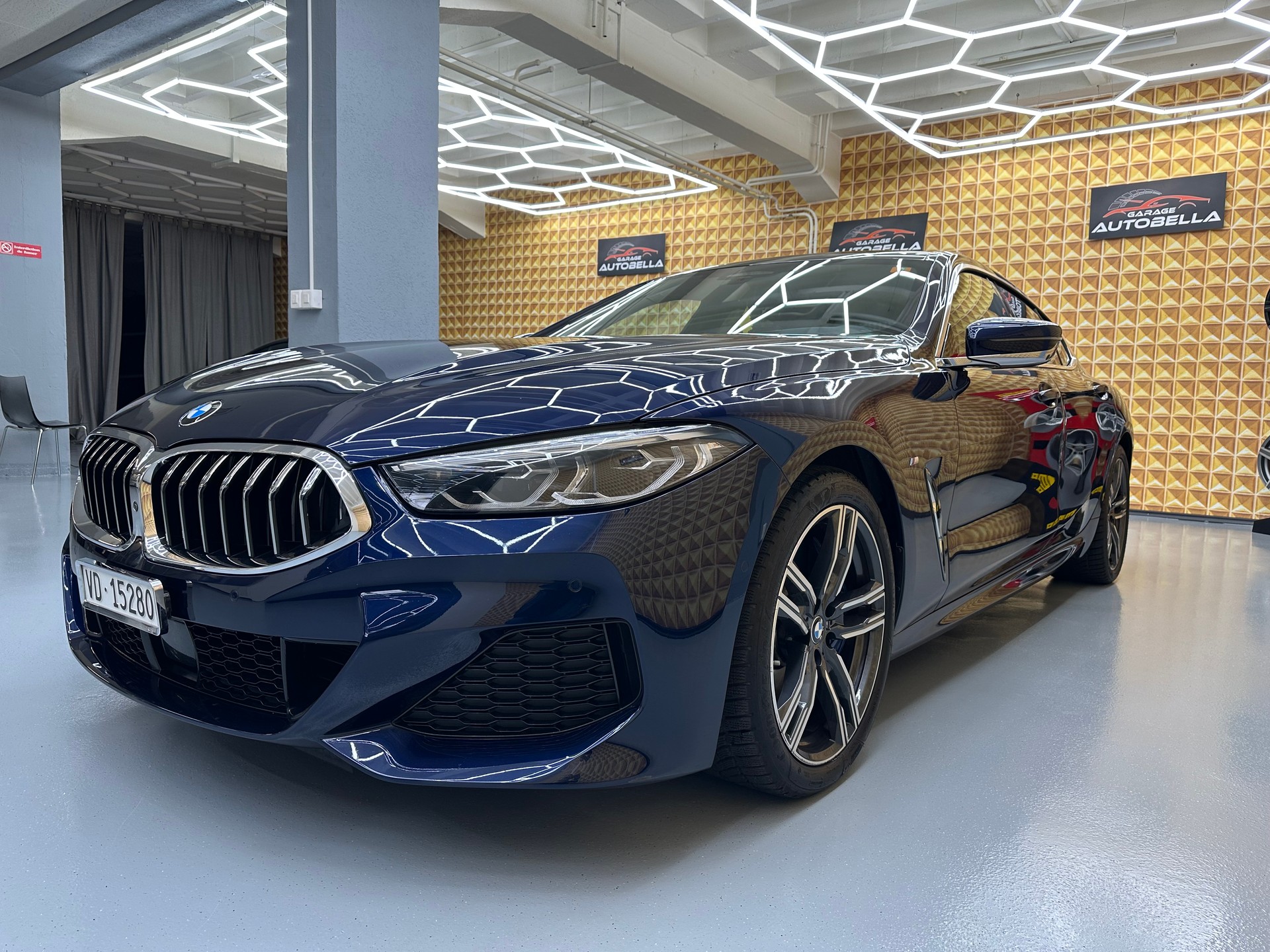 BMW 840i xDrive Steptronic-image-10