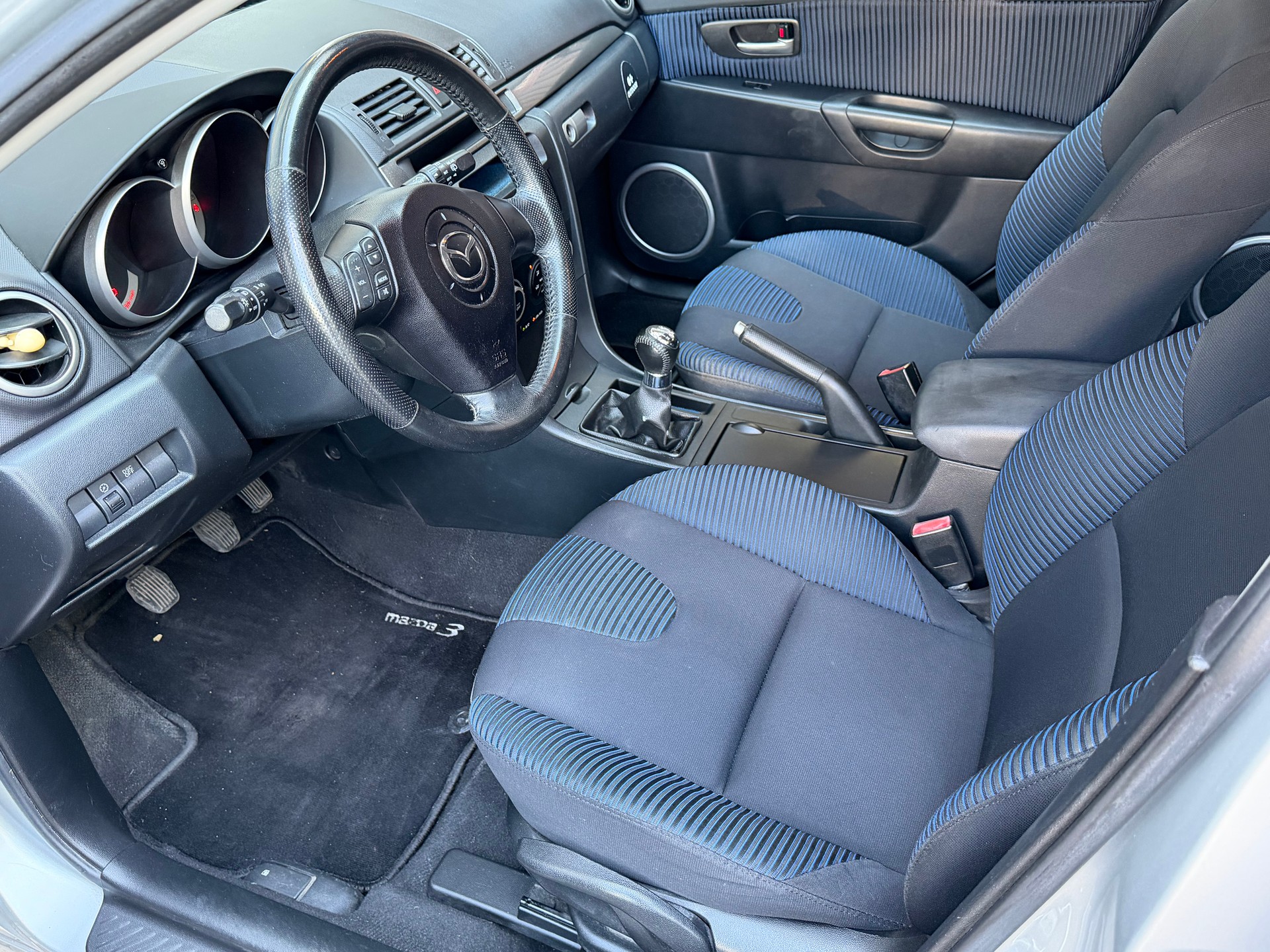 MAZDA 3 2.0 16V Sport-image-6