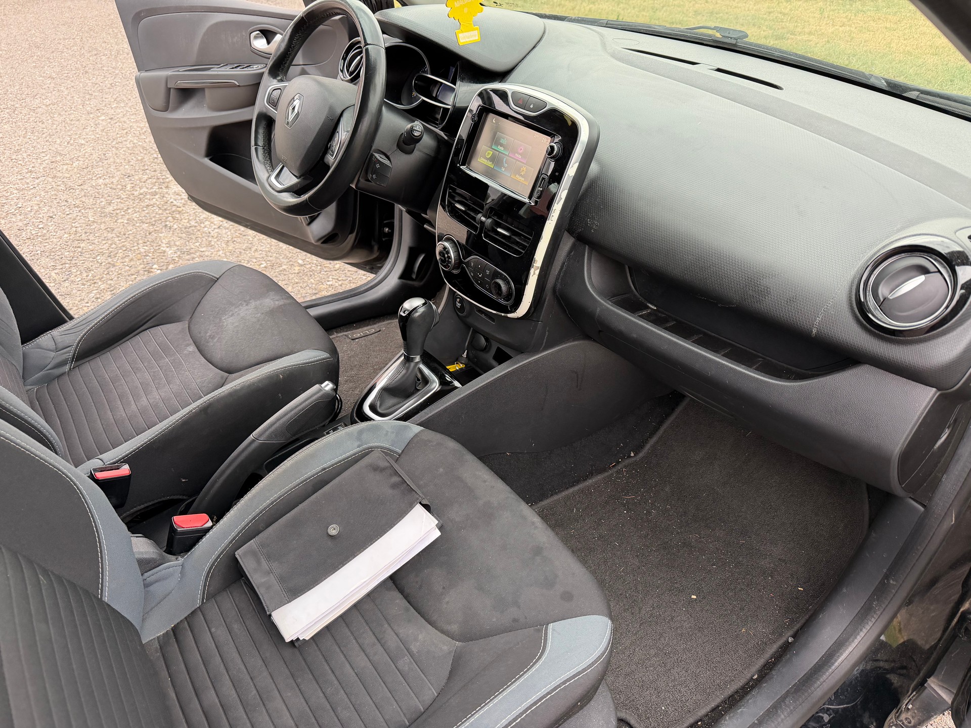 RENAULT Clio Grandtour 1.2 16V T Limited EDC-image-8