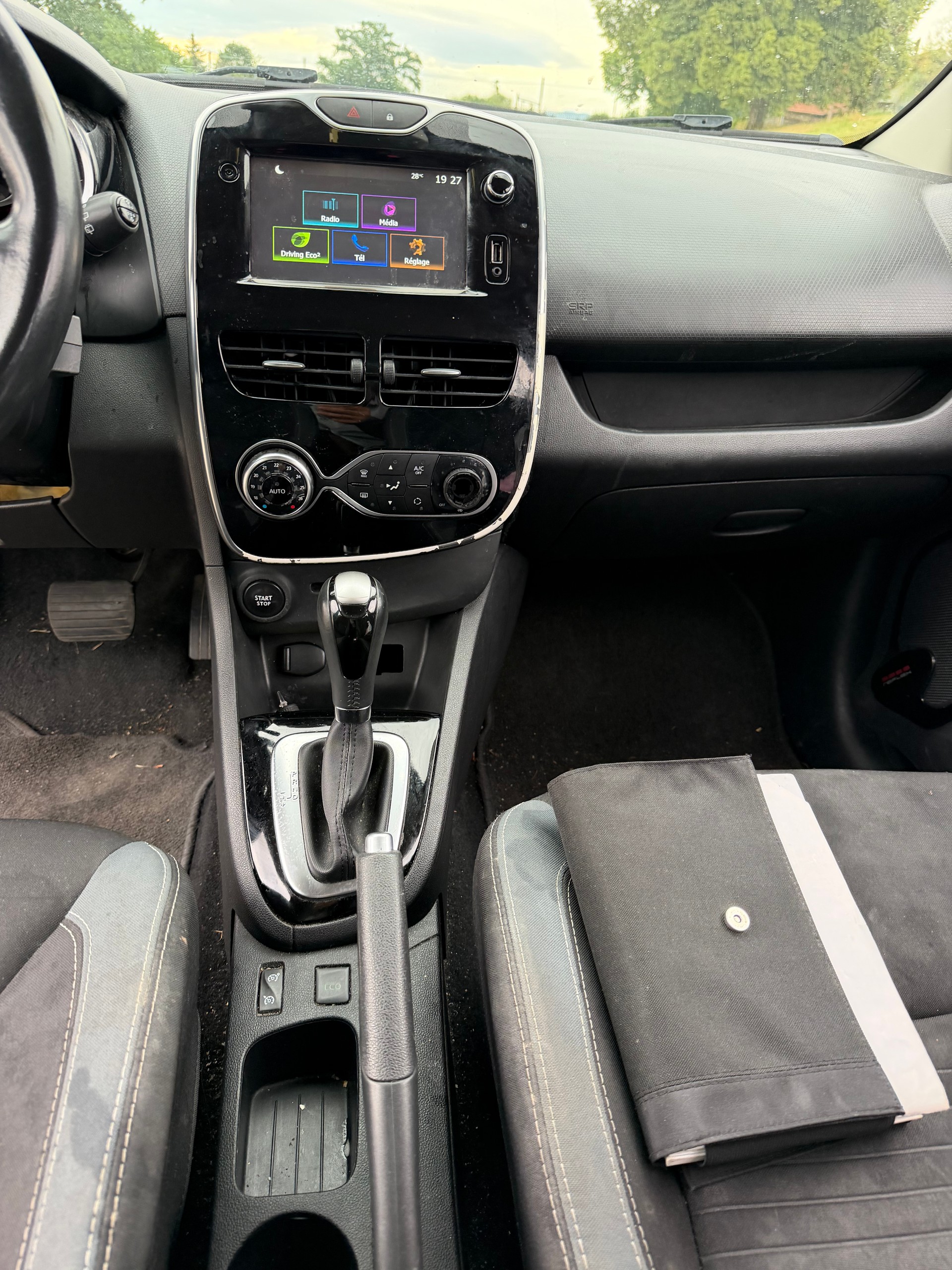 RENAULT Clio Grandtour 1.2 16V T Limited EDC-image-4