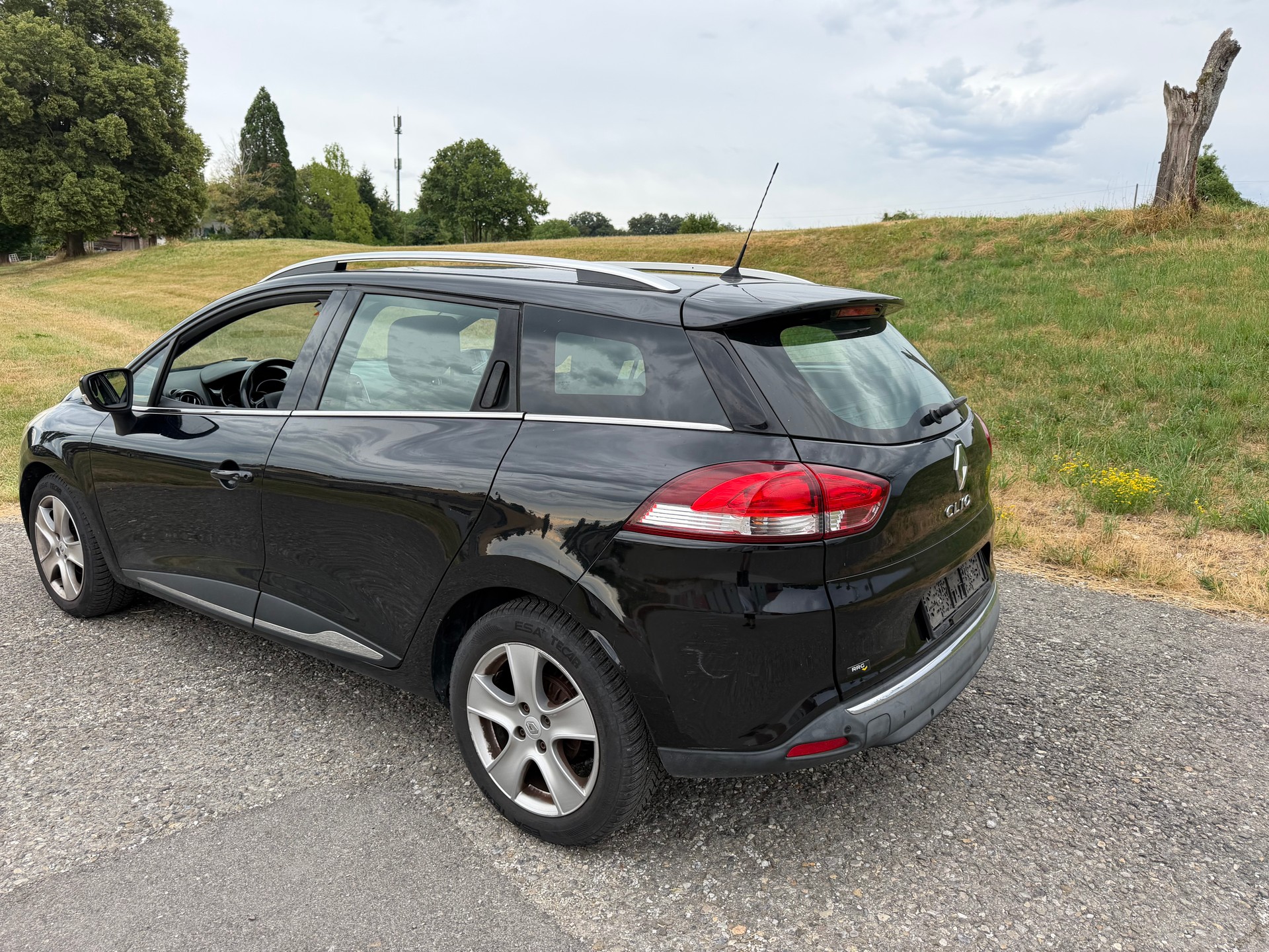 RENAULT Clio Grandtour 1.2 16V T Limited EDC-image-10