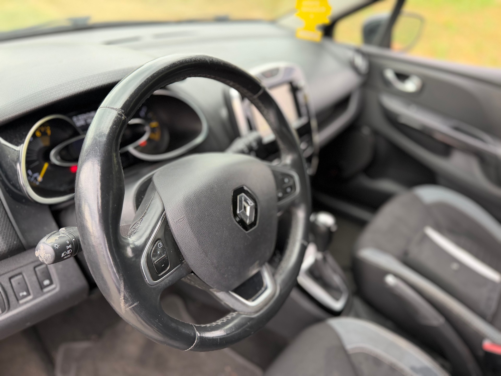 RENAULT Clio Grandtour 1.2 16V T Limited EDC-image-5