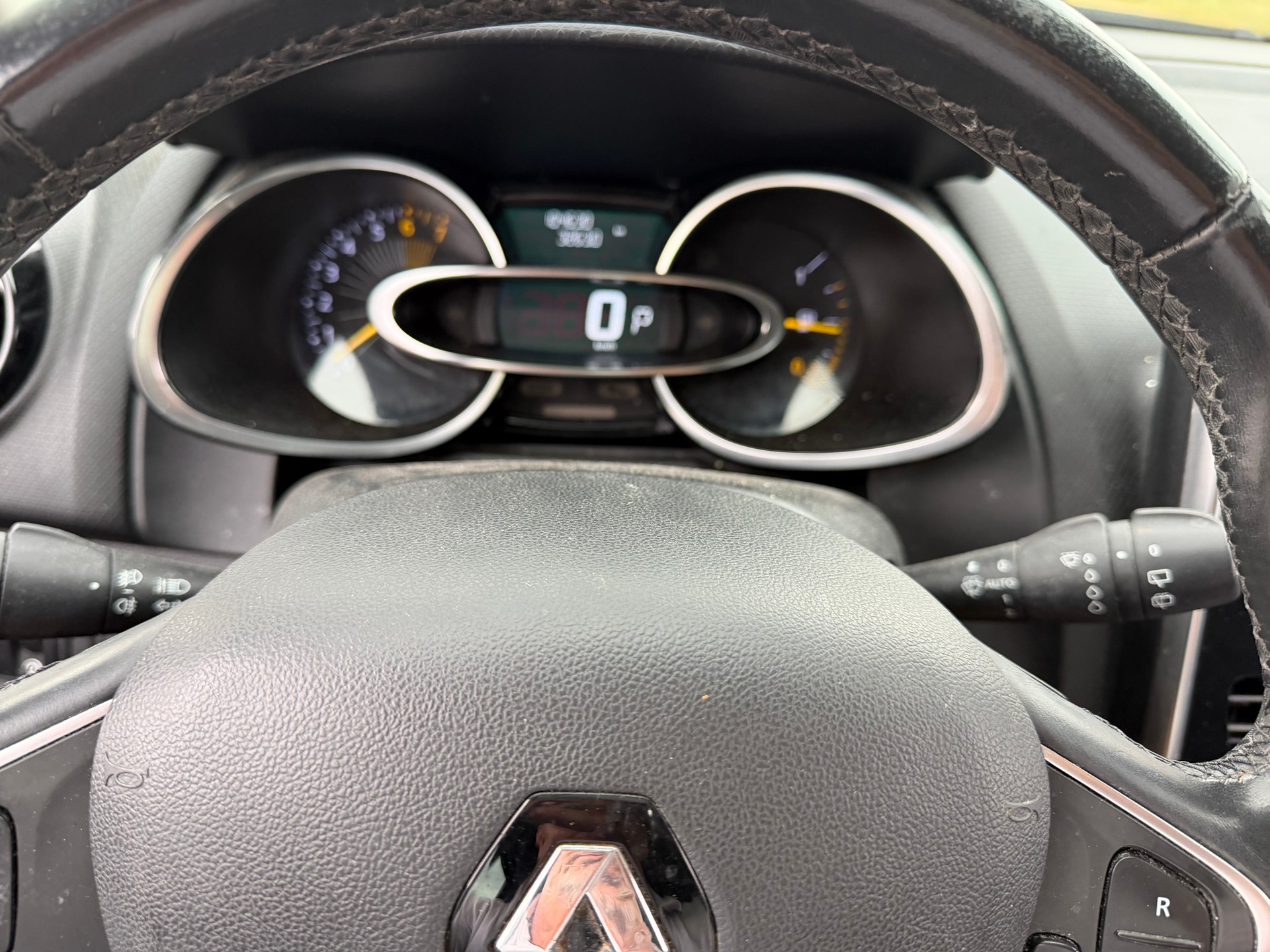 RENAULT Clio Grandtour 1.2 16V T Limited EDC-image-7
