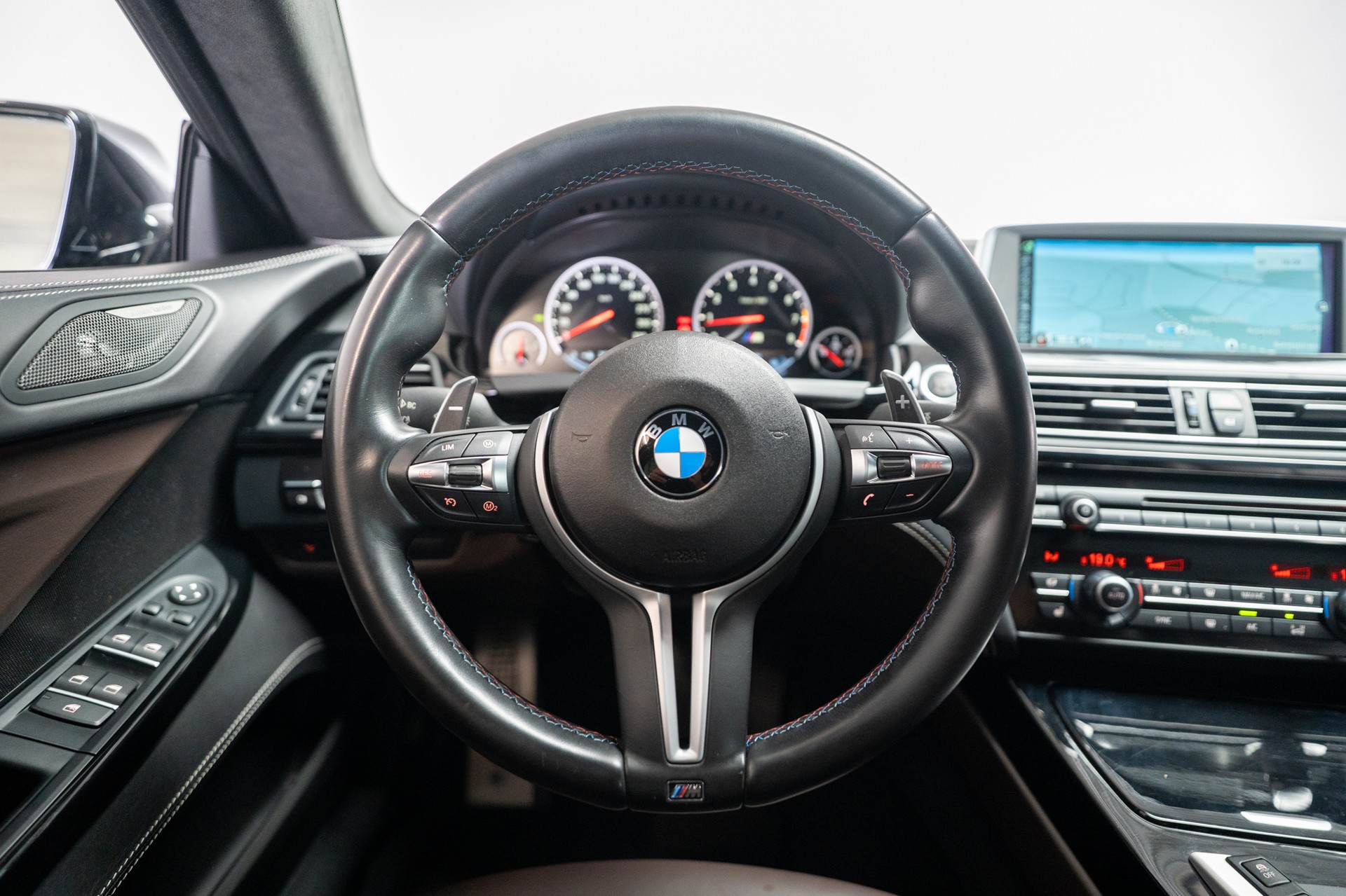 BMW M6 Gran Coupé / Rückfahrkamera / HeadUp-image-16