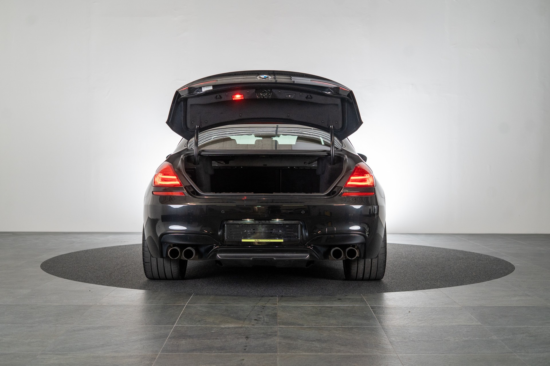 BMW M6 Gran Coupé / Rückfahrkamera / HeadUp-image-5