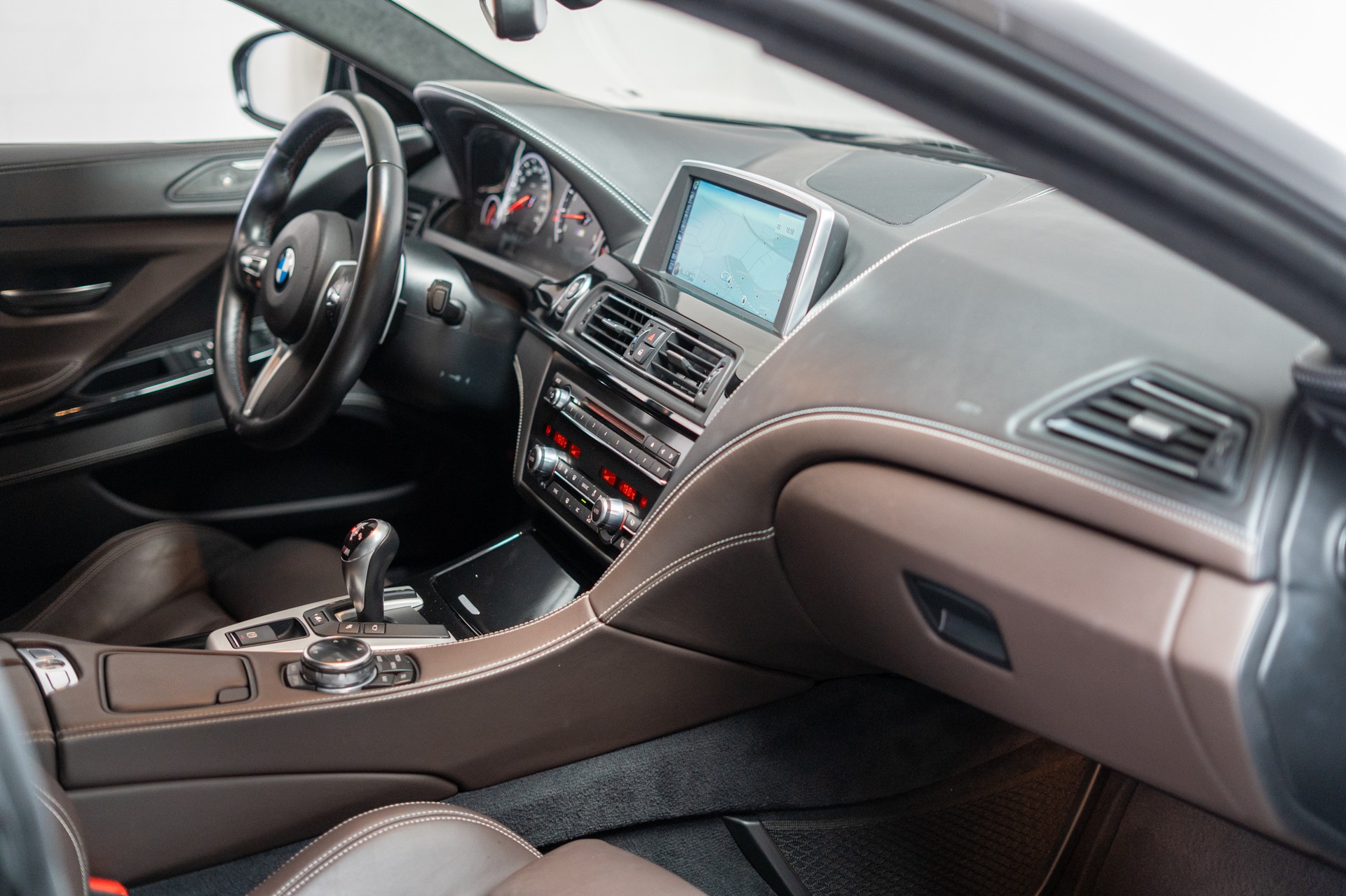 BMW M6 Gran Coupé / Rückfahrkamera / HeadUp-image-14