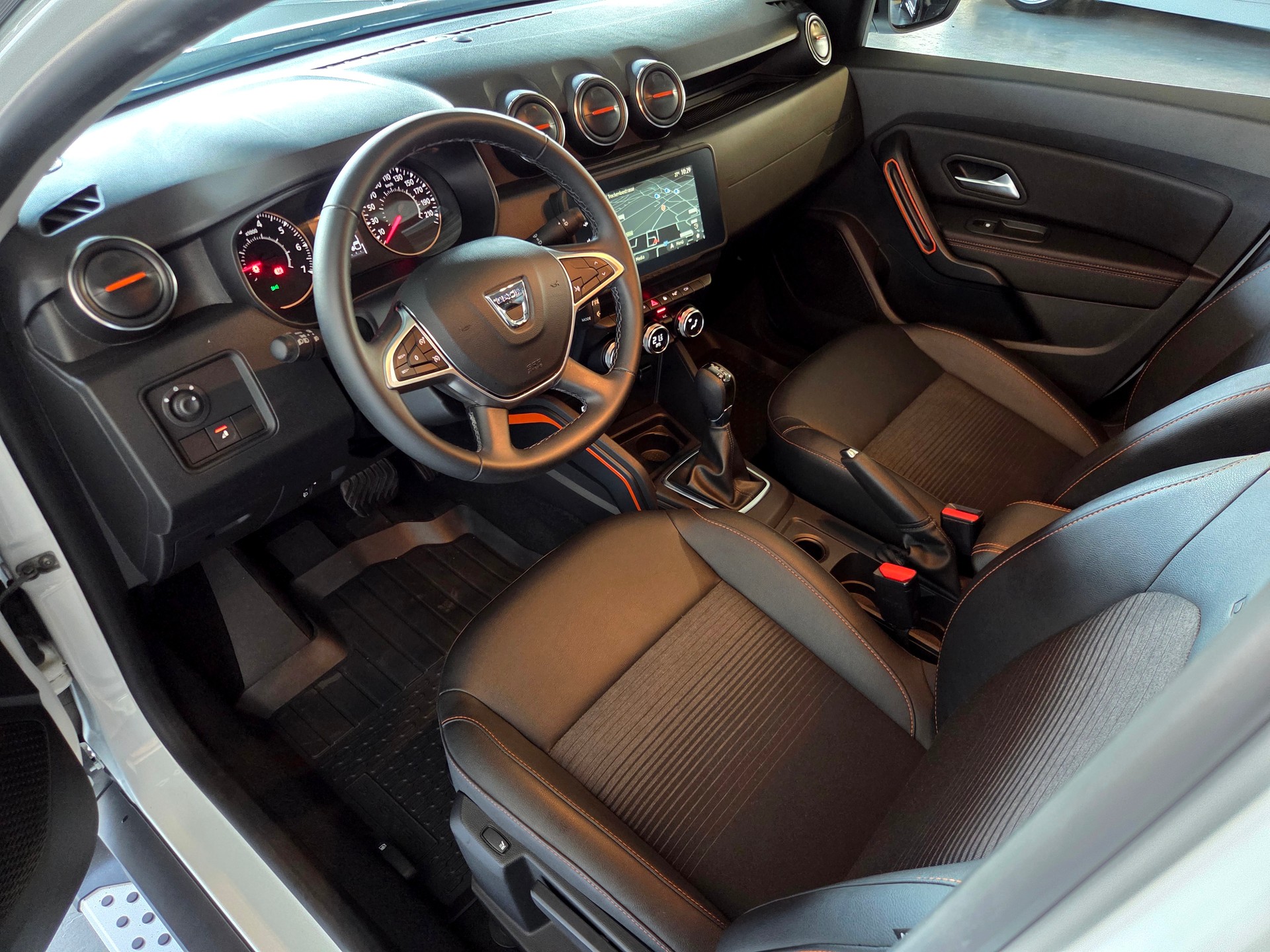 DACIA Duster 1.3 TCe 150 Extreme EDC-image-9