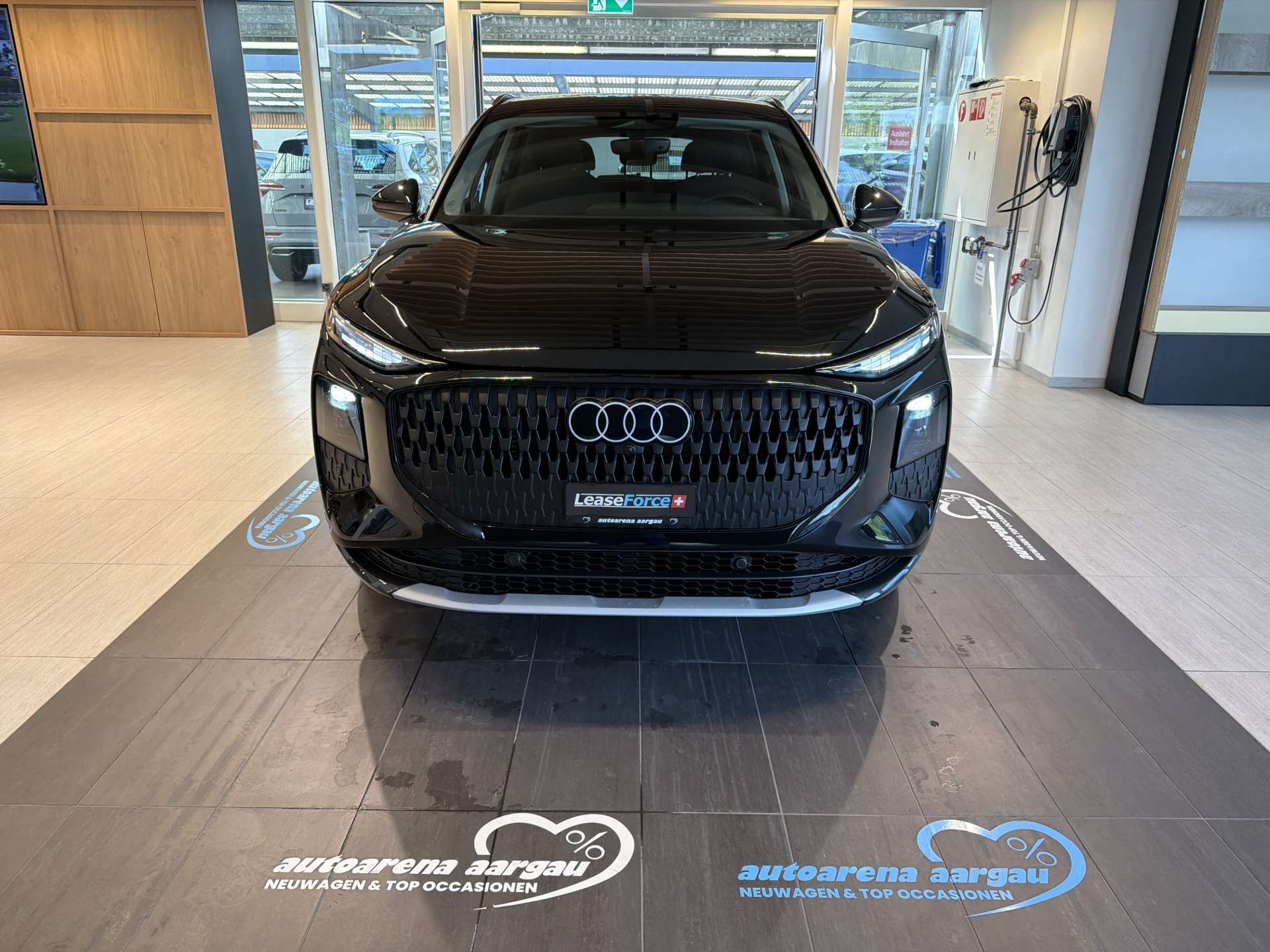 AUDI Q3 TFSi quattro S-Tronic Automat 204PS-image-10