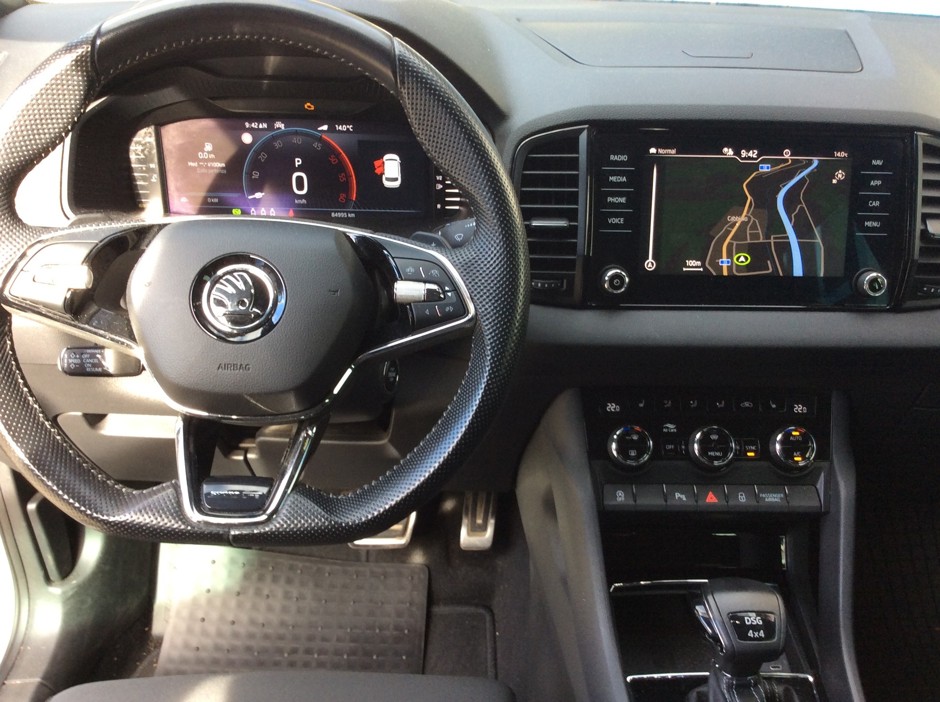 SKODA Karoq 2.0 TDI CR SportLine 4x4 DSG-image-5