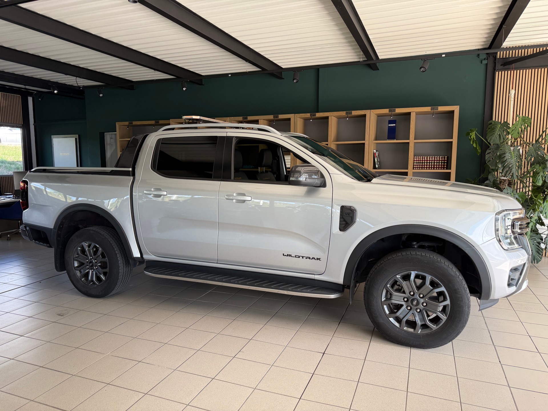 FORD Ranger Wildtrak 3.0 Eco Blue e-4WD Automat-image-4