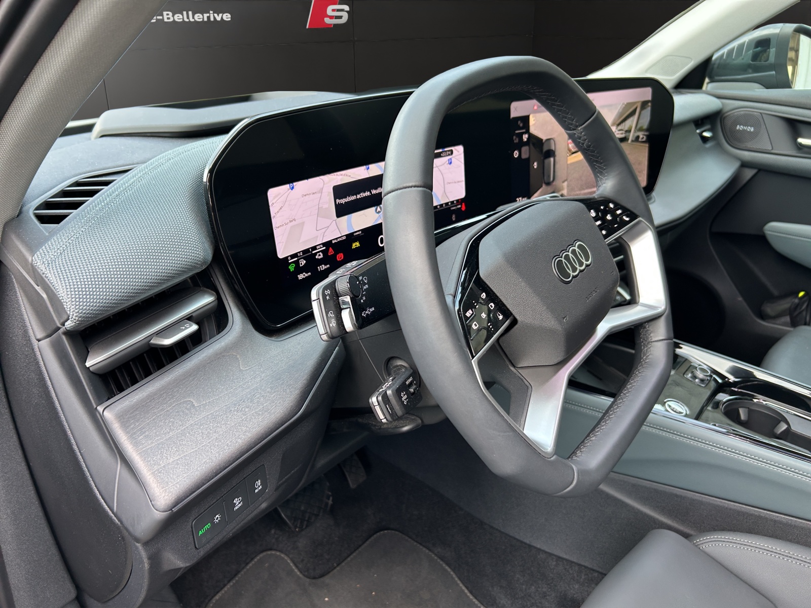 AUDI Q3 SUV e-hybrid 200 kW S tronig-image-16