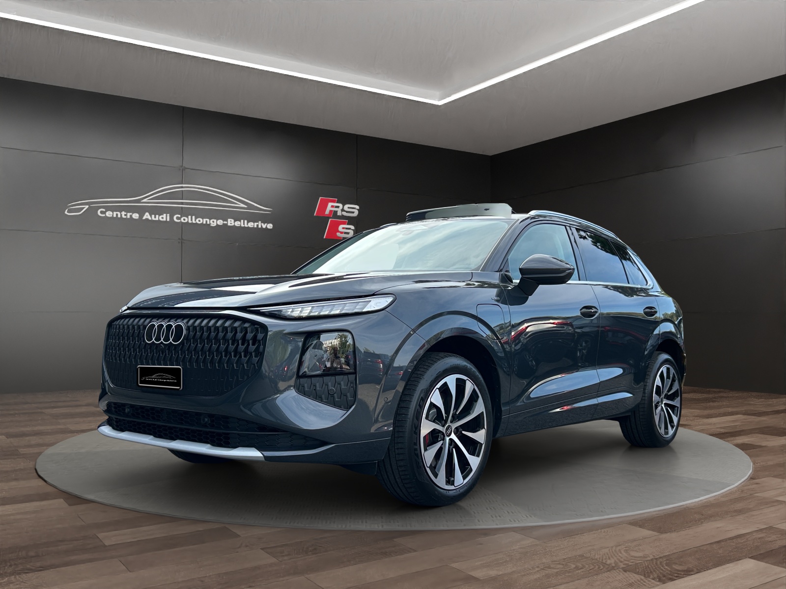 AUDI Q3 SUV e-hybrid 200 kW S tronig