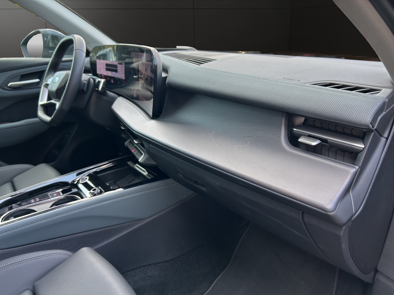 AUDI Q3 SUV e-hybrid 200 kW S tronig-image-18