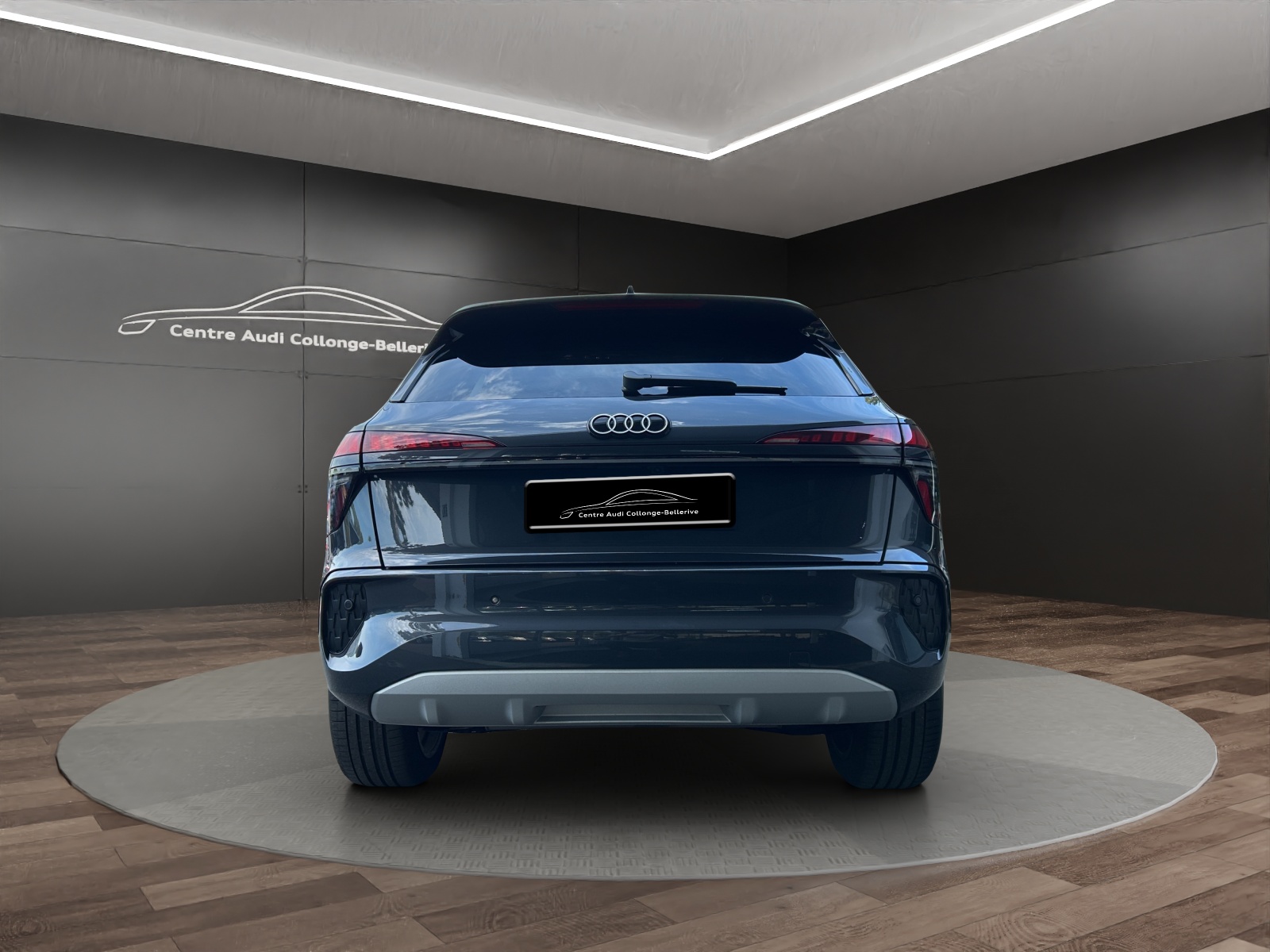 AUDI Q3 SUV e-hybrid 200 kW S tronig-image-4