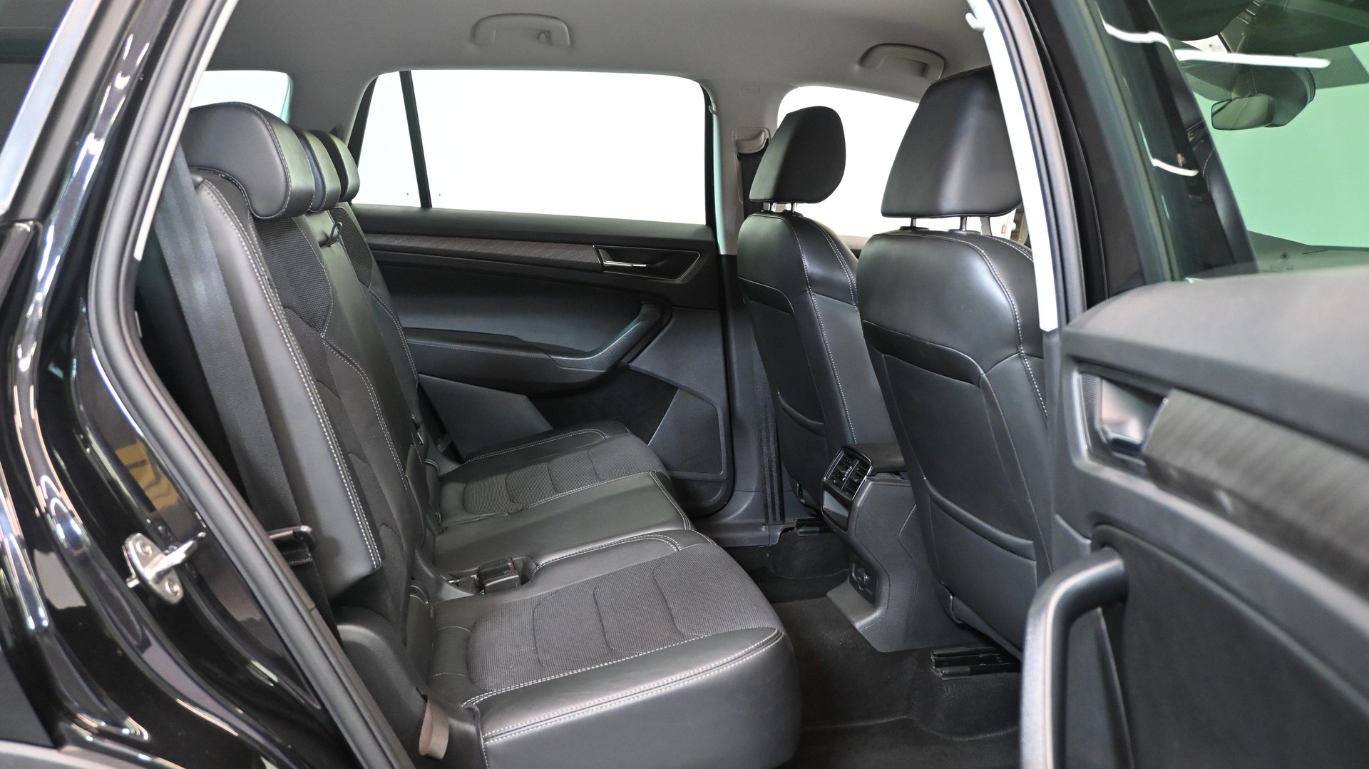 SKODA Kodiaq 2.0 TSI 4x4 Style 7-PLÄTZER-image-5