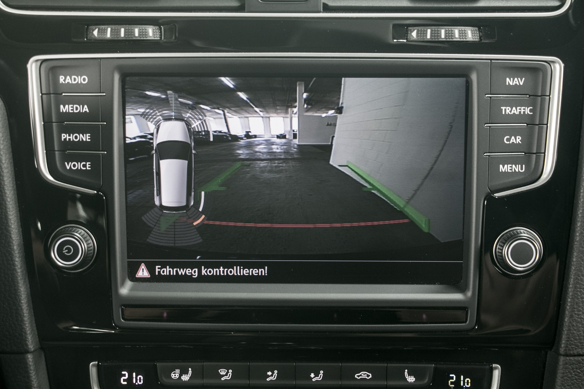 VW Golf 2.0 TDI Allstar 4Motion-image-6