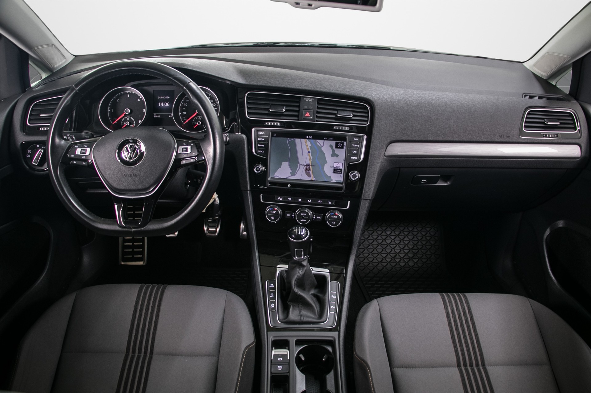 VW Golf 2.0 TDI Allstar 4Motion-image-3