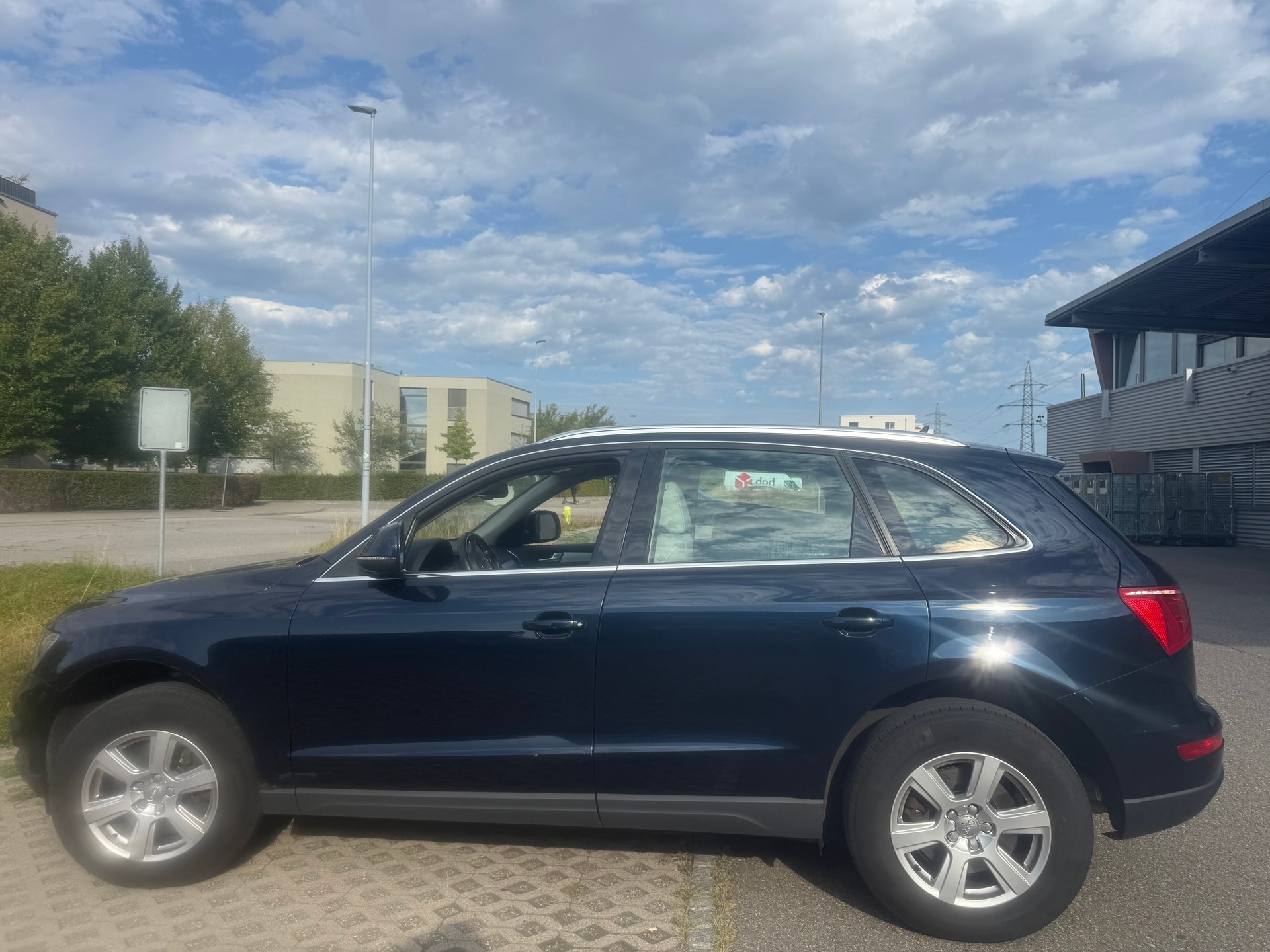 AUDI Q5 3.0 TDI quattro S-tronic-image-1