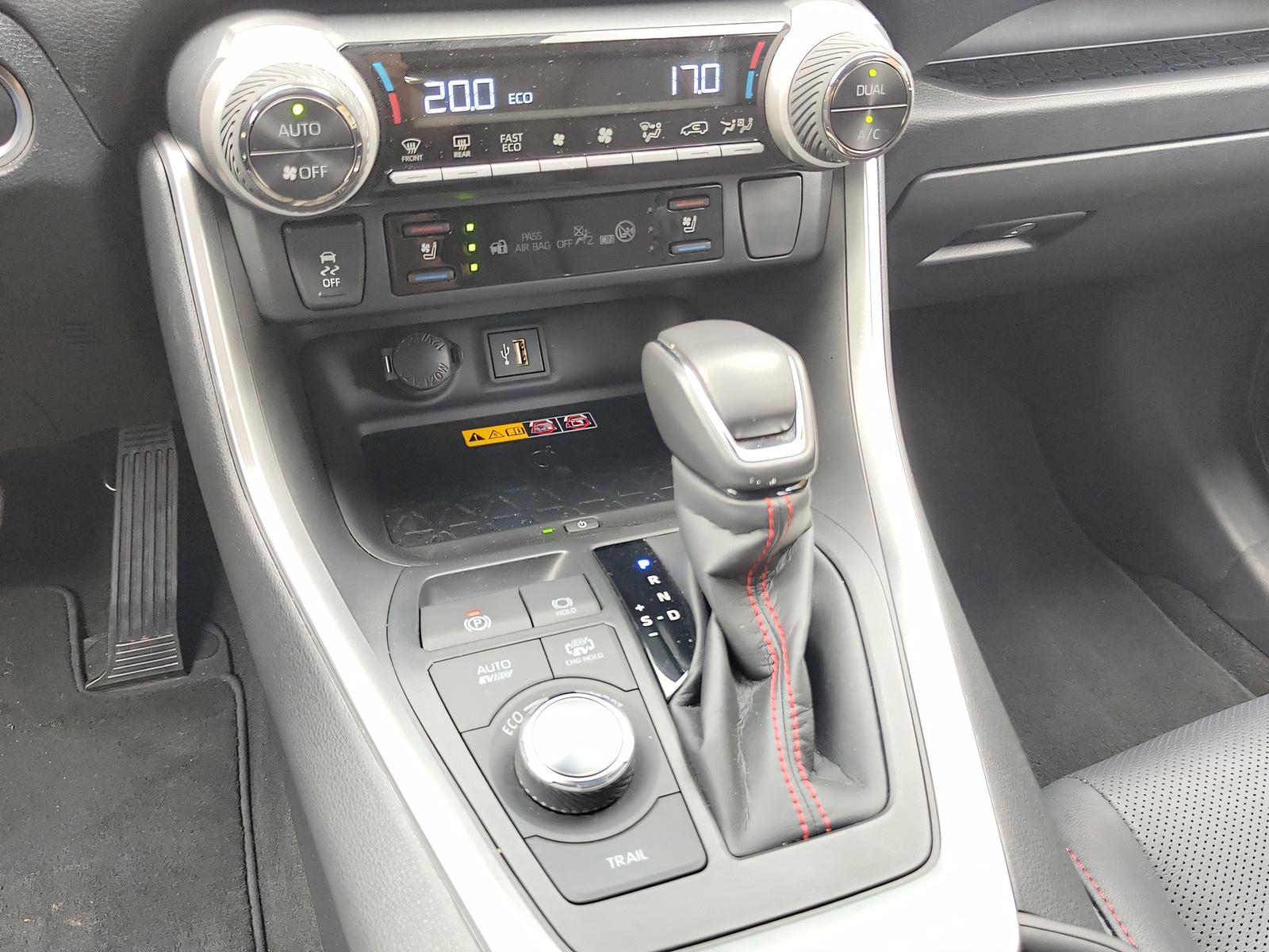 TOYOTA RAV4 2.5 Plug-In-Hybrid Platinum-image-15