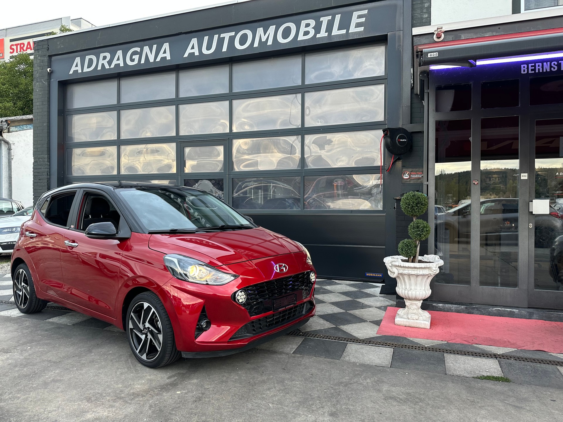 HYUNDAI i10 1.2 Vertex Automat-showroom-element-1