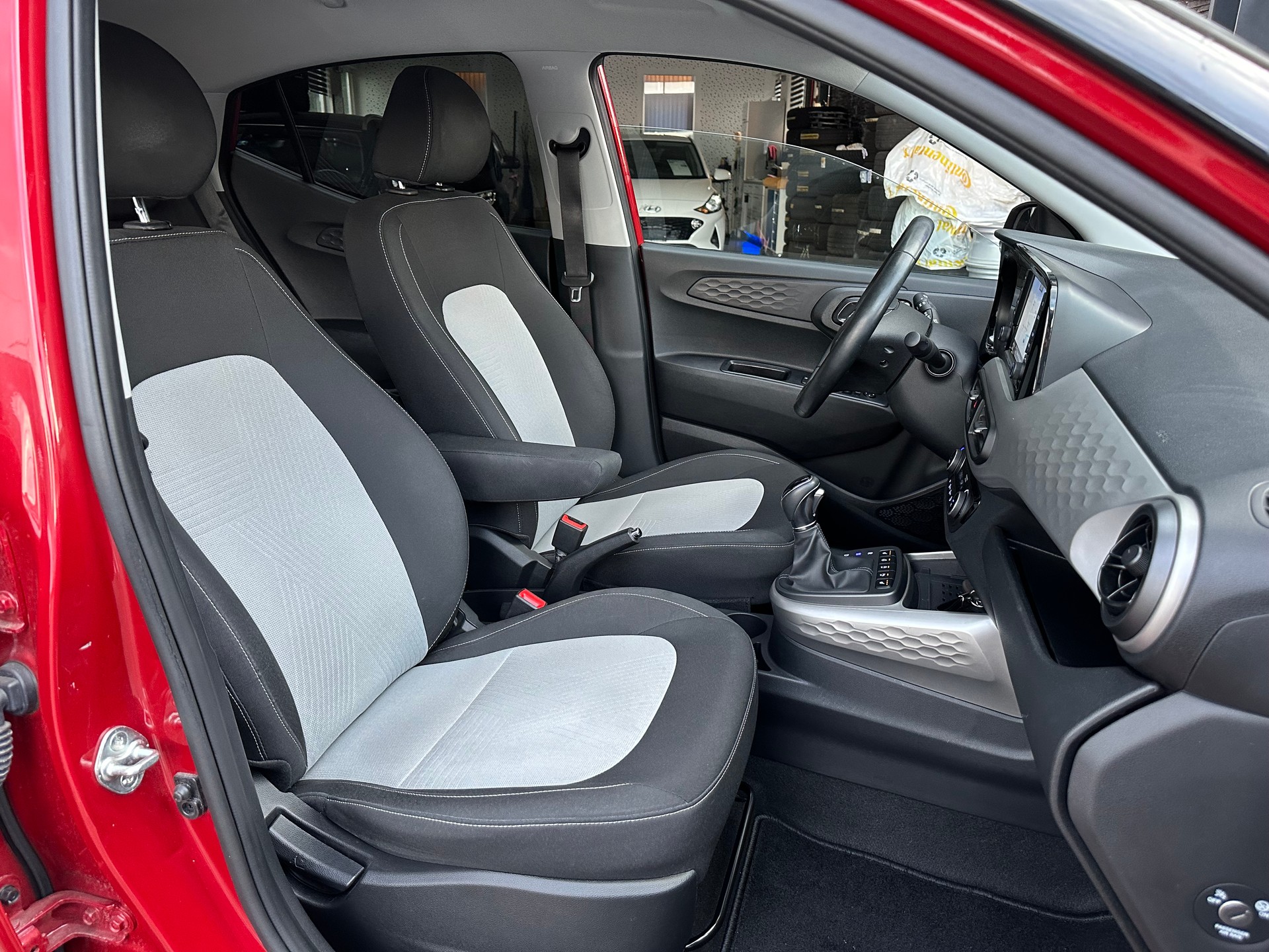 HYUNDAI i10 1.2 Vertex Automat-image-13