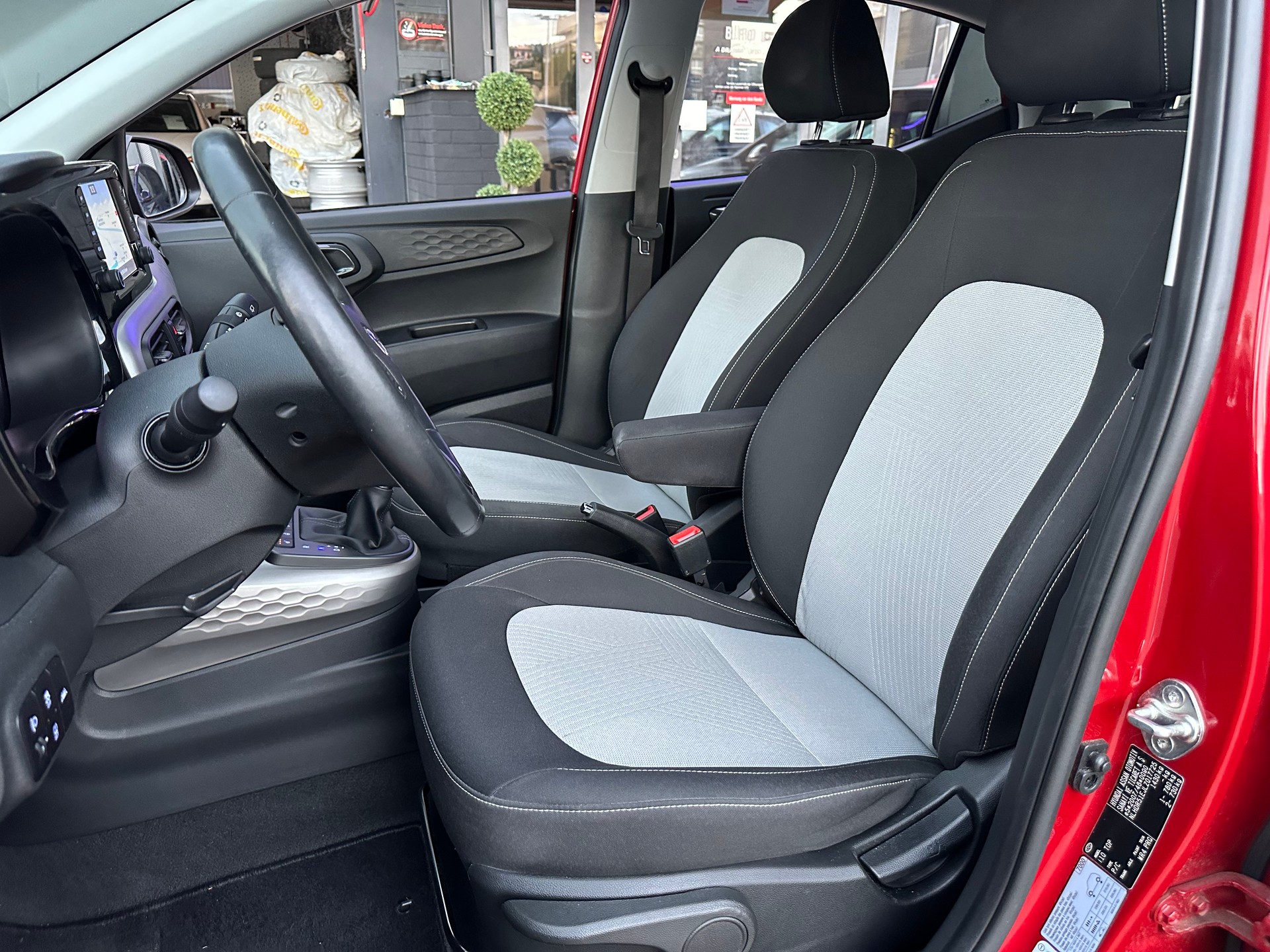 HYUNDAI i10 1.2 Vertex Automat-image-27