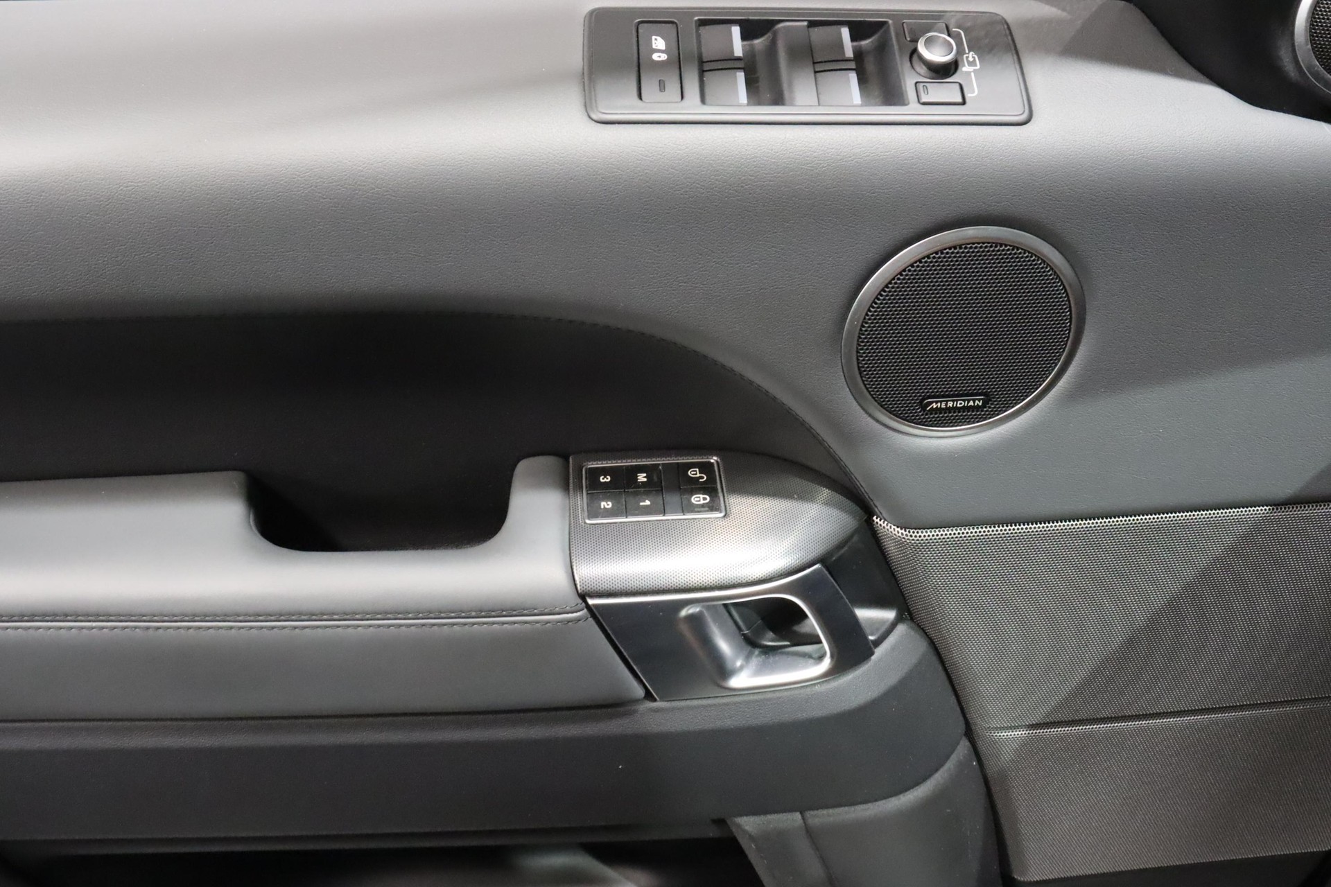 LAND ROVER Range Rover Sport 3.0 SDV6 HSE Dynamic-image-20