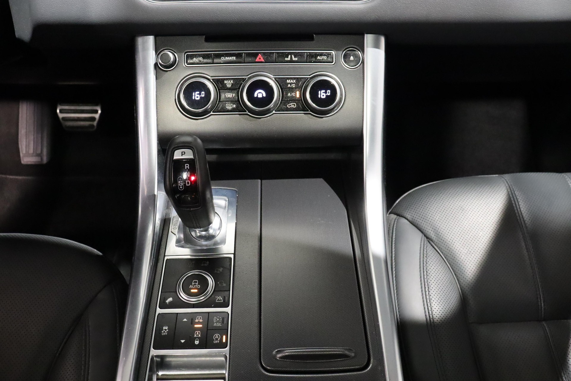 LAND ROVER Range Rover Sport 3.0 SDV6 HSE Dynamic-image-10
