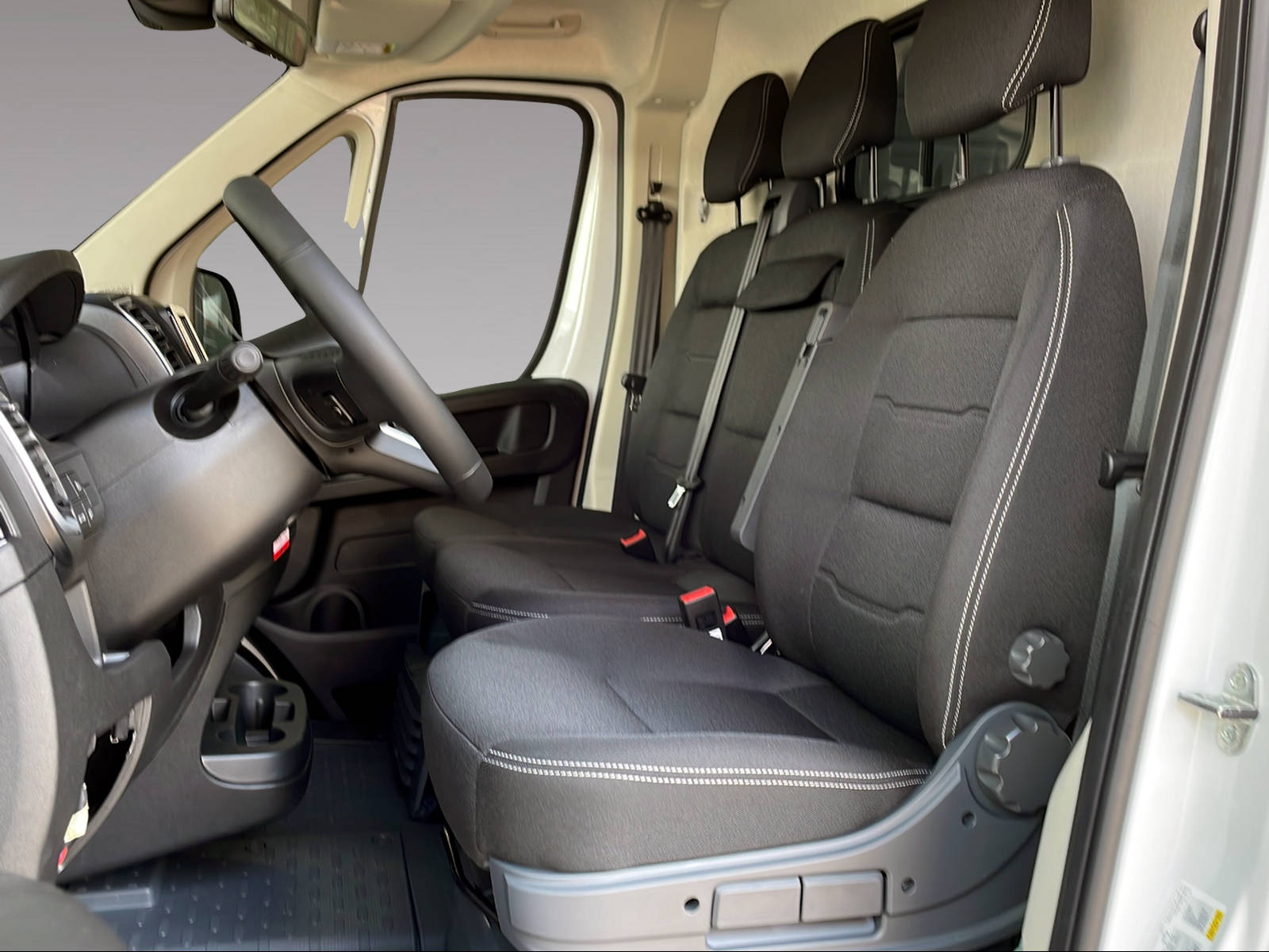 PEUGEOT Boxer Kaw. 335 L2H2 2.2 BlueHDi 140 S/S-image-5