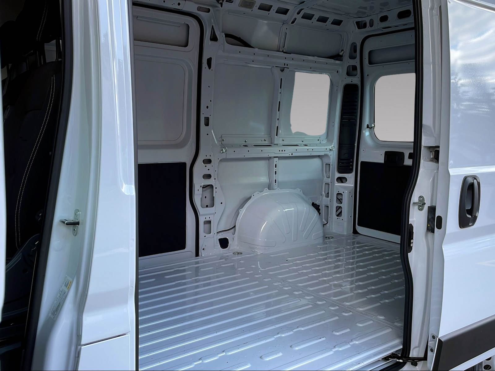 PEUGEOT Boxer Kaw. 335 L2H2 2.2 BlueHDi 140 S/S-image-9