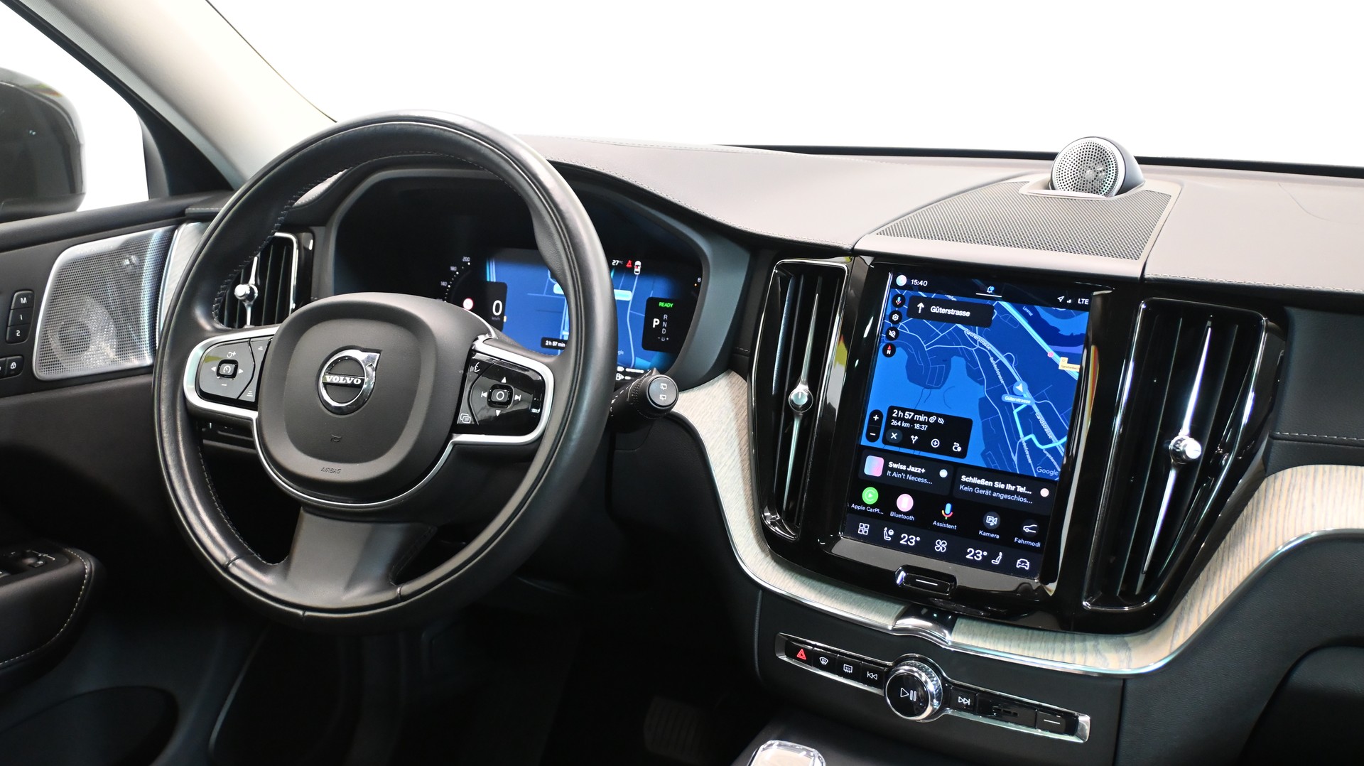 VOLVO XC60 T8 eAWD PluginHybrid Inscription Geartronic-image-4