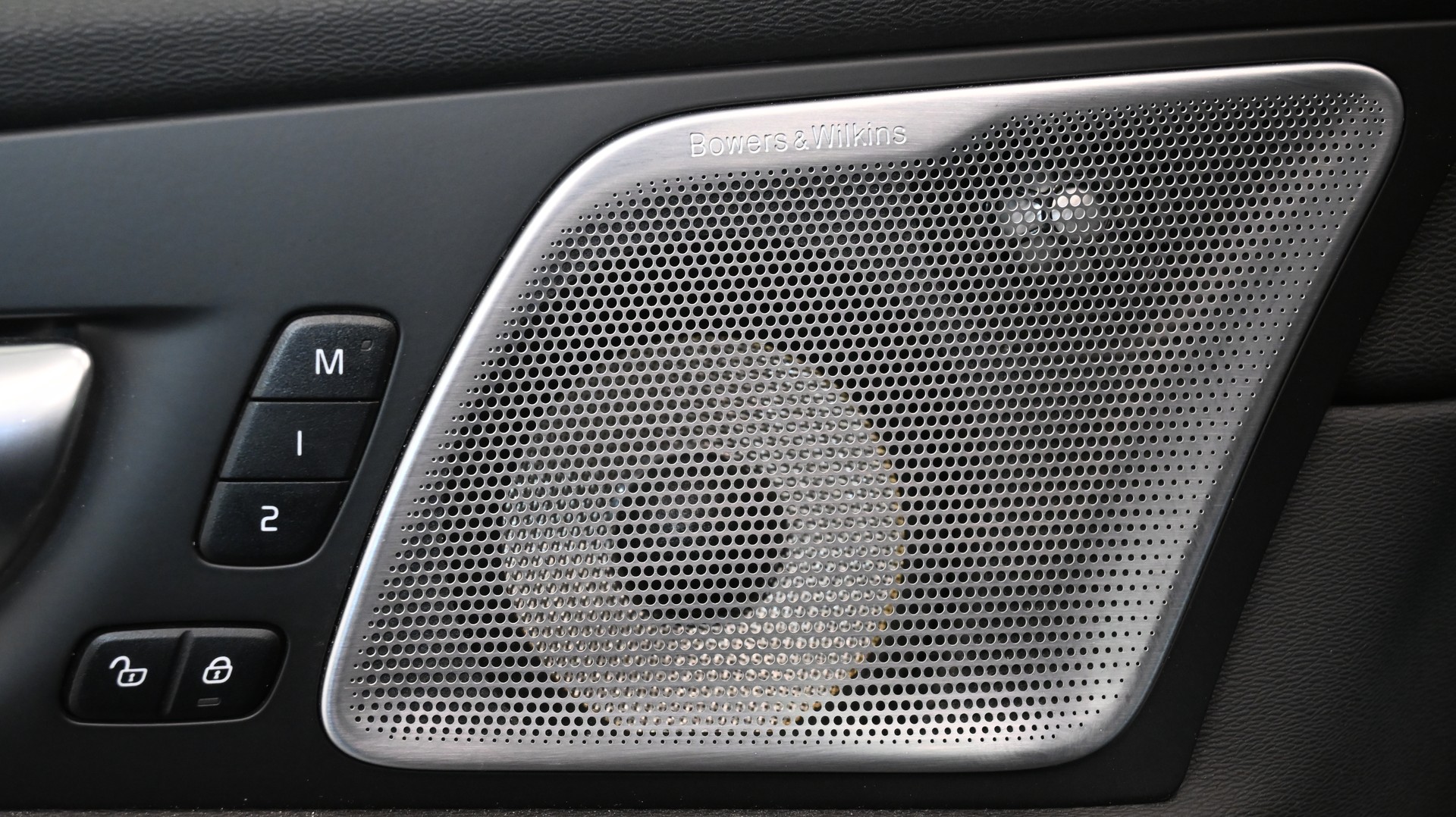 VOLVO XC60 T8 eAWD PluginHybrid Inscription Geartronic-image-7