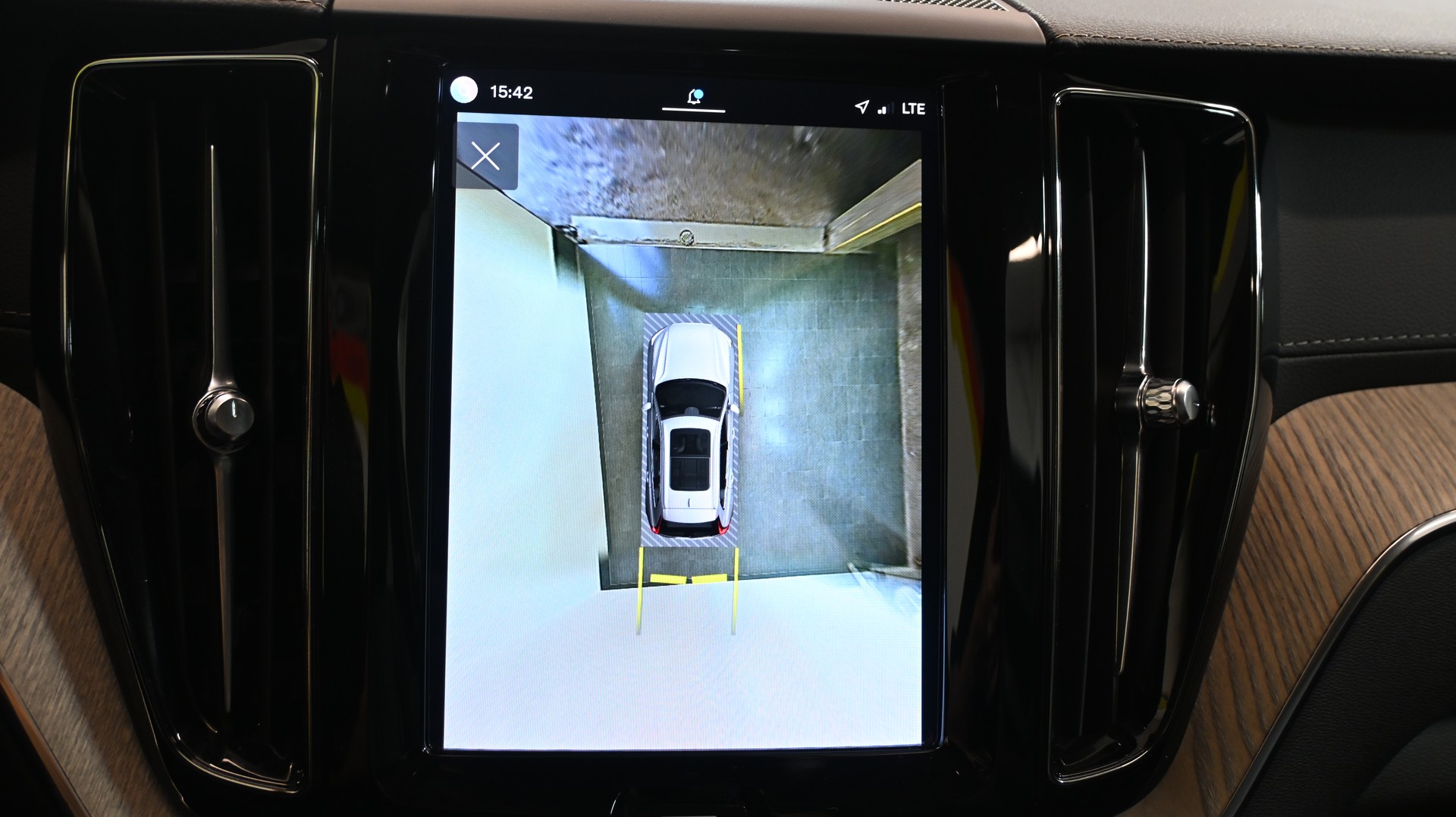 VOLVO XC60 T8 eAWD PluginHybrid Inscription Geartronic-image-9