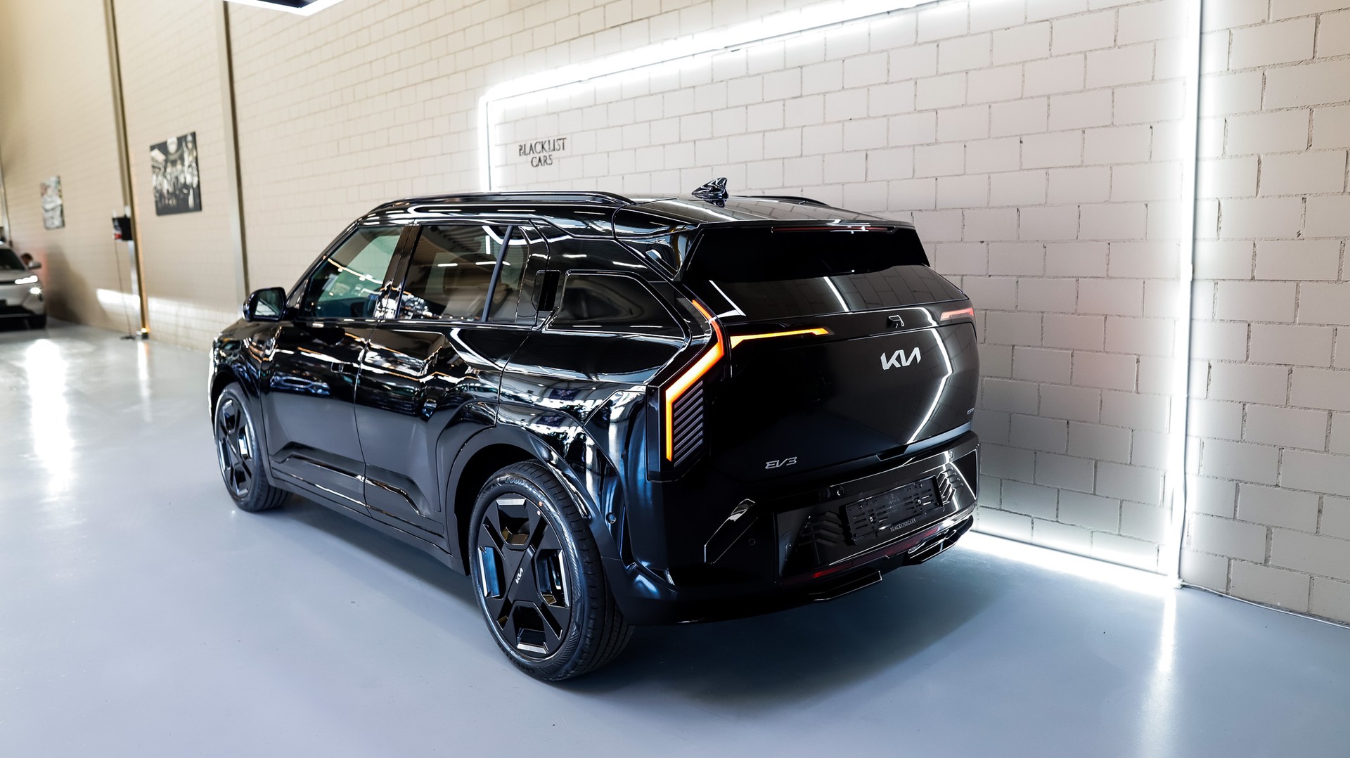 KIA EV3 81,4 kWh GT Line AWD 4x4-image-5