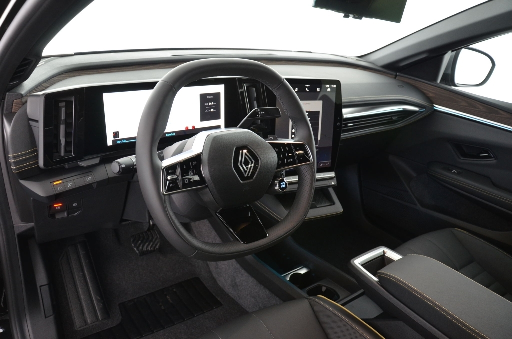 RENAULT Megane E-Tech EV60 *ICONIC*-image-10