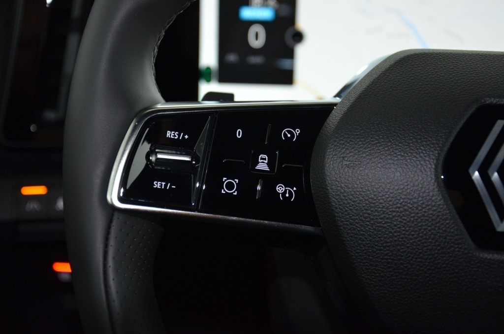 RENAULT Megane E-Tech EV60 *ICONIC*-image-21
