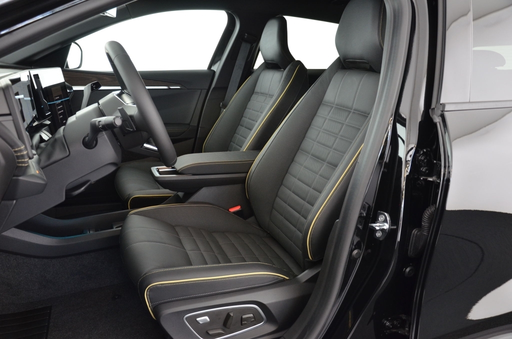 RENAULT Megane E-Tech EV60 *ICONIC*-image-12