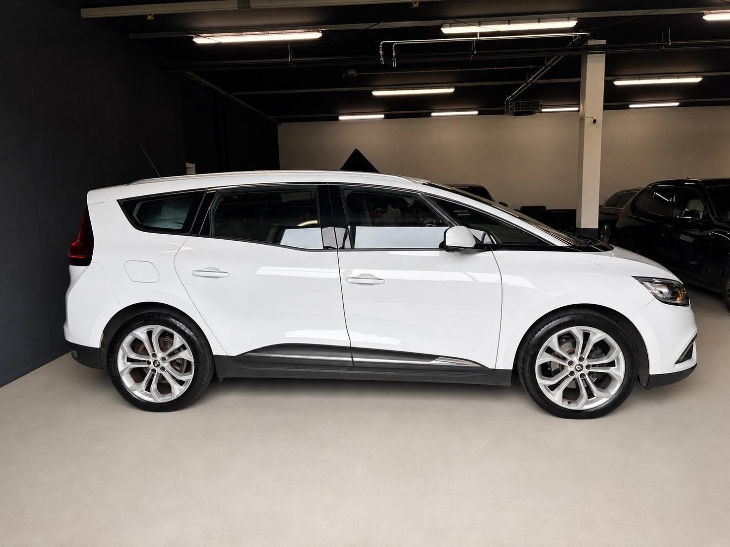 RENAULT Grand Scénic 1.5 dCi Bose EDC-image-7