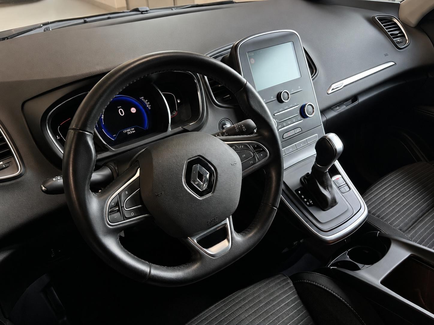 RENAULT Grand Scénic 1.5 dCi Bose EDC-image-13