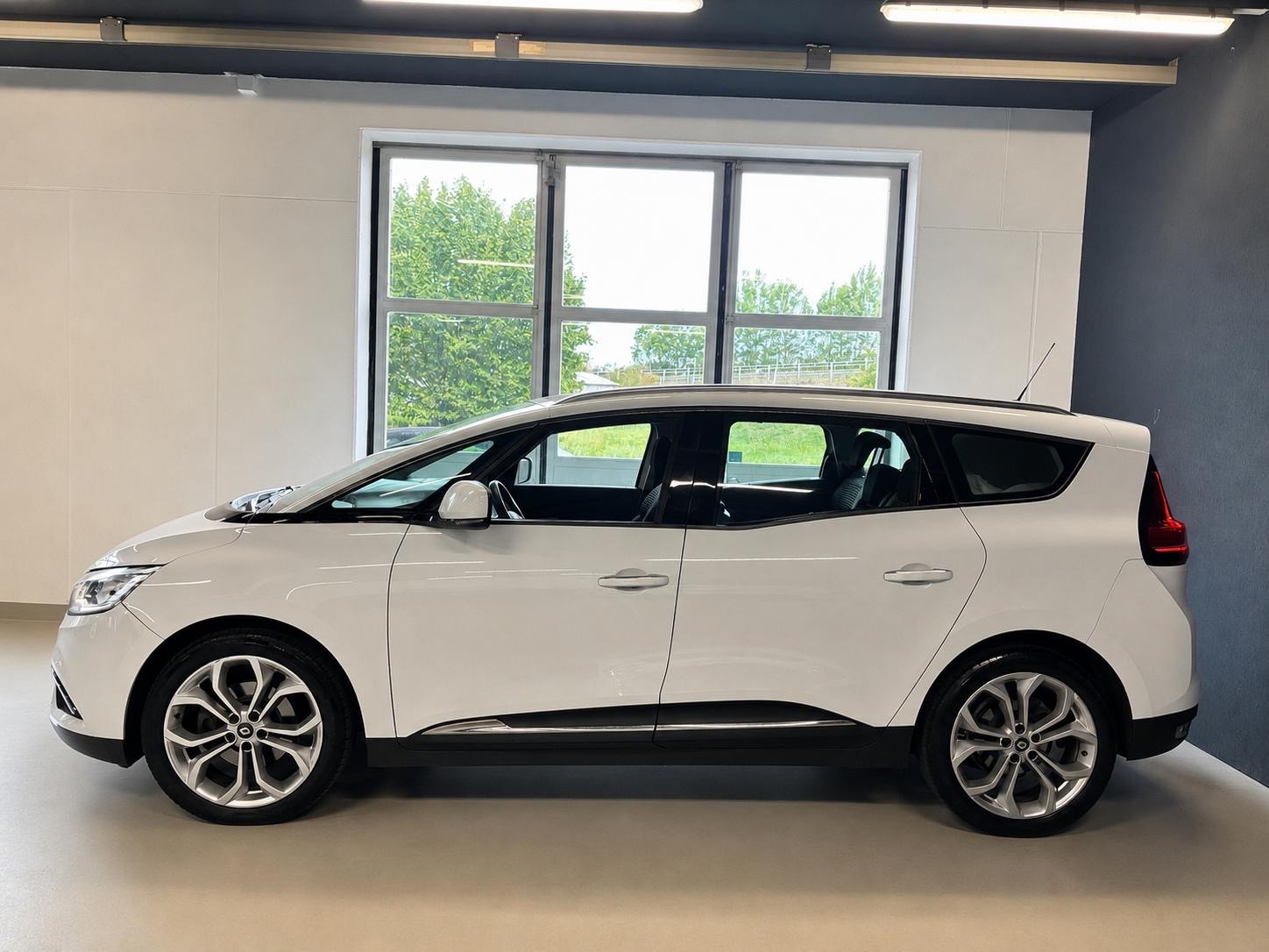 RENAULT Grand Scénic 1.5 dCi Bose EDC-image-6